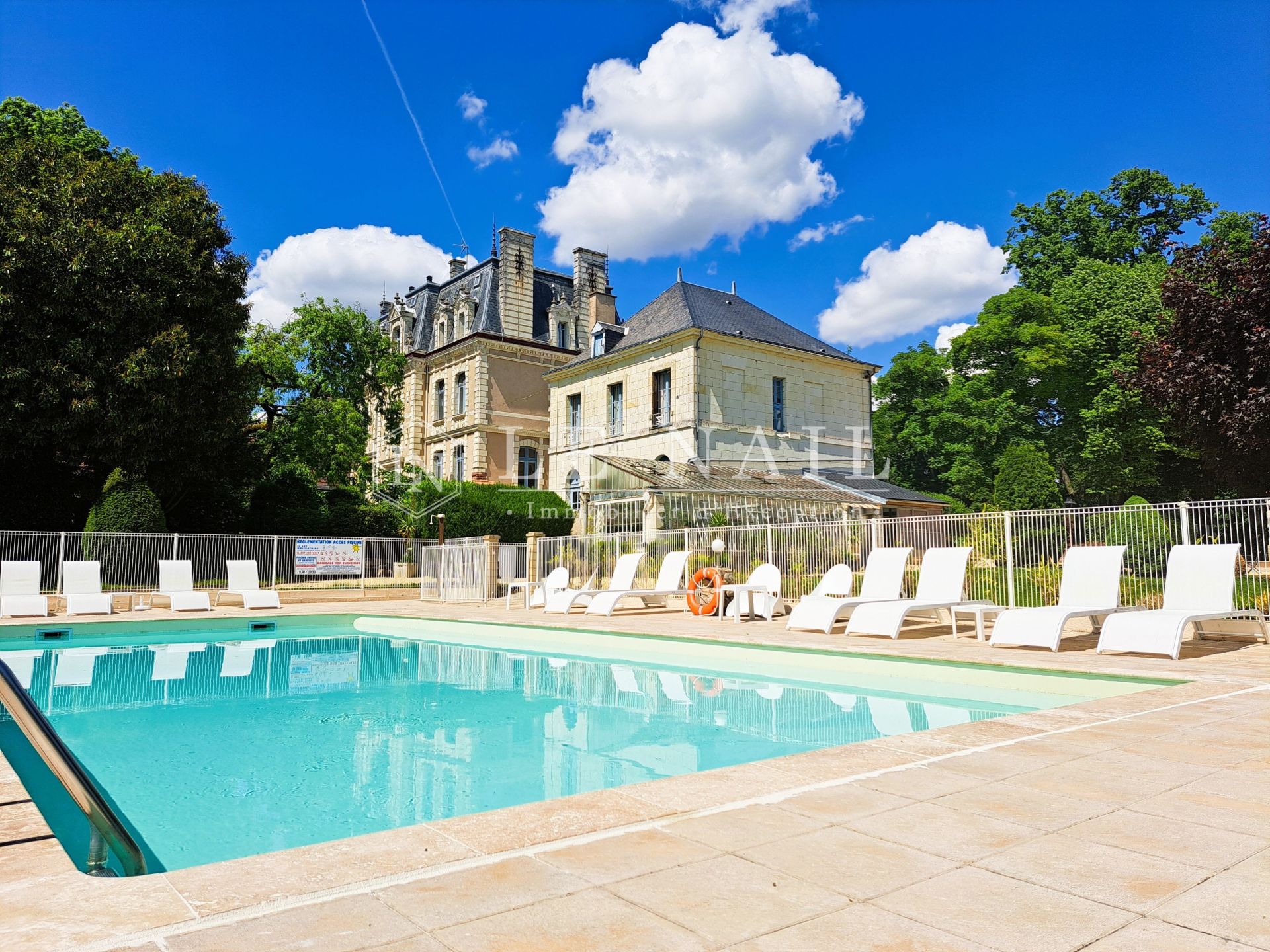 château 50 pièces en vente à TOURS (37000)