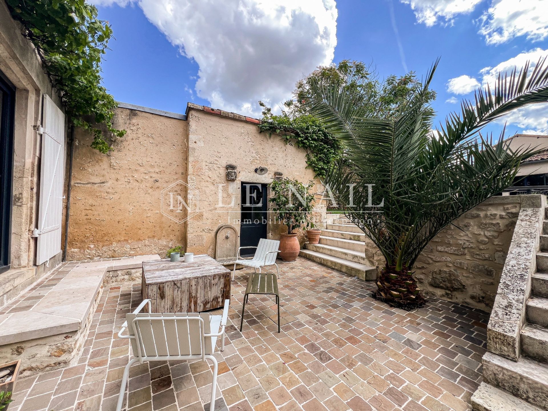maison de ville 10 pièces en vente à POITIERS (86000)