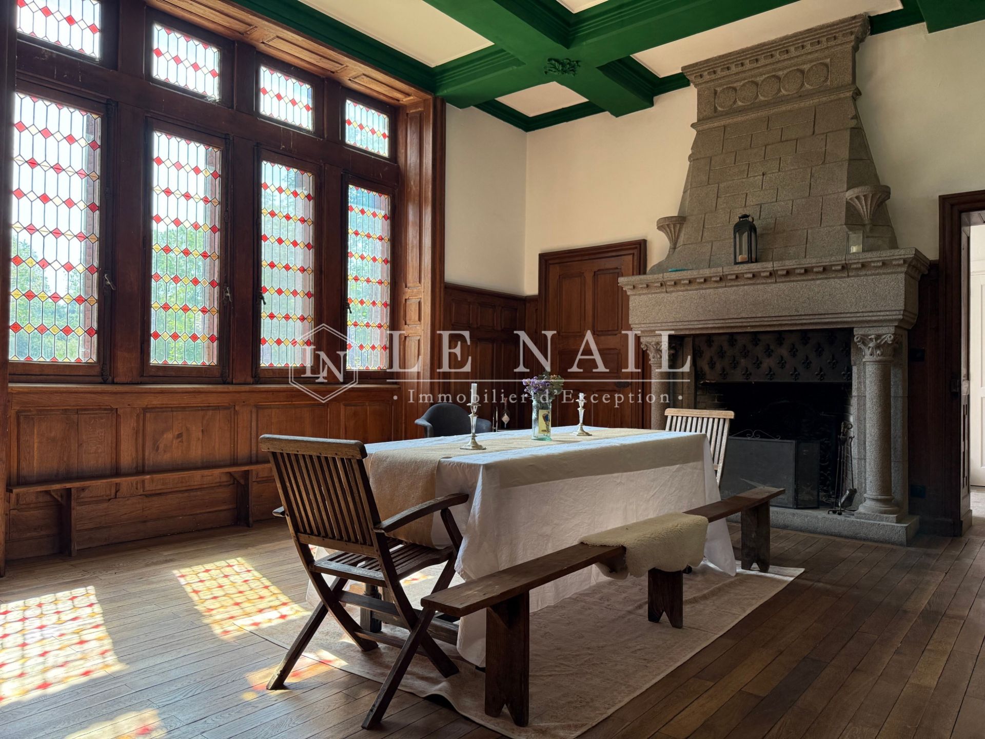 castle 16 rooms for sale on MAYENNE (53100)