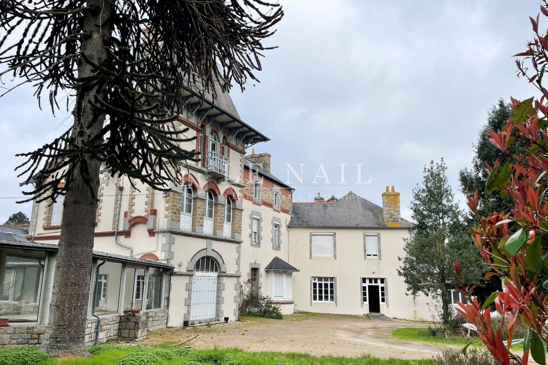 monastère 90 pièces en vente à GUINGAMP (22200)