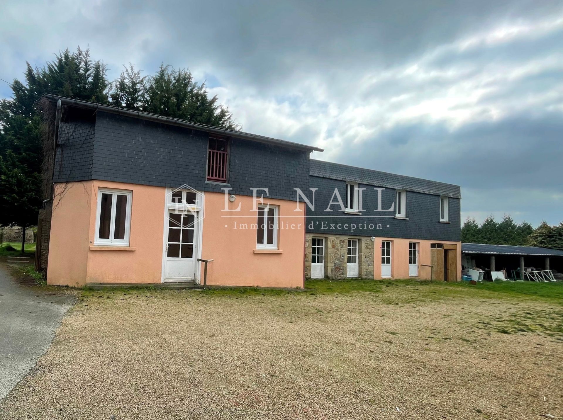 monastère 90 pièces en vente à GUINGAMP (22200)