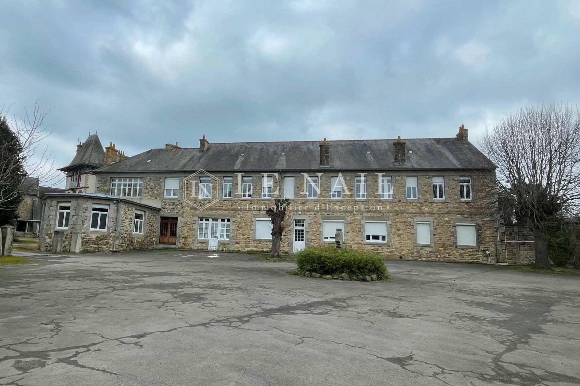 monastère 90 pièces en vente à GUINGAMP (22200)
