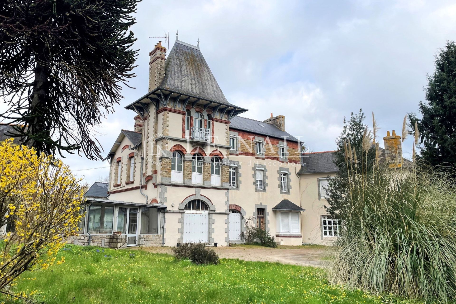 monastère 90 pièces en vente à GUINGAMP (22200)