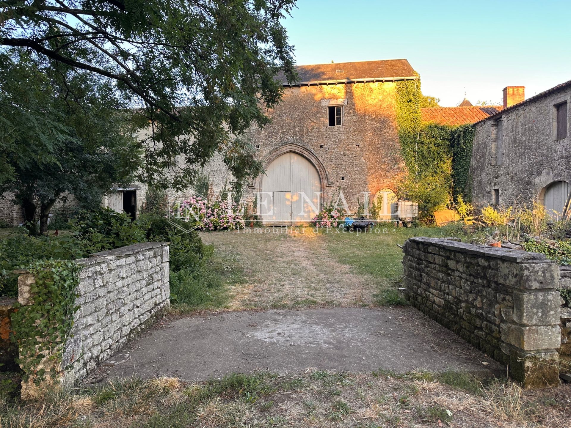 château 17 pièces en vente à CHANTONNAY (85110)