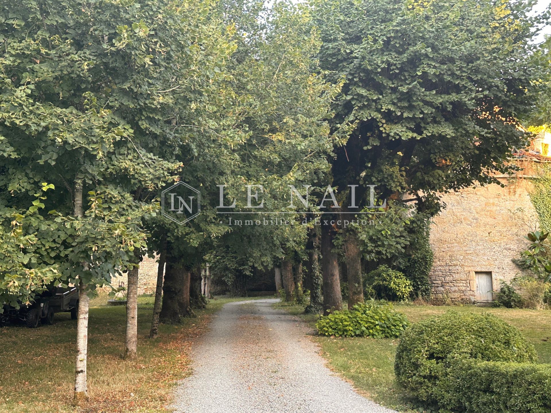 château 17 pièces en vente à CHANTONNAY (85110)