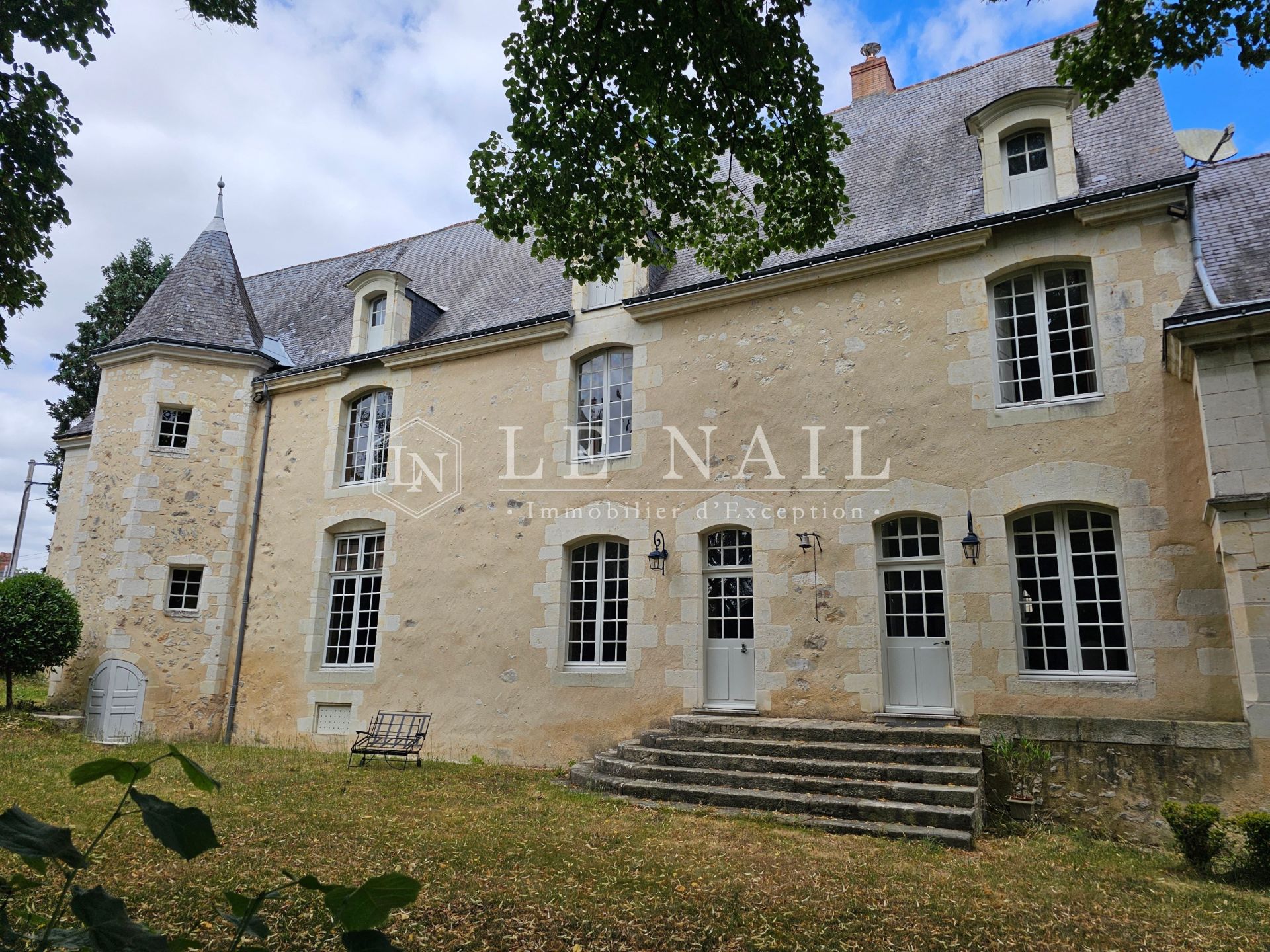 manor house 10 rooms for sale on BAUGE EN ANJOU (49150)