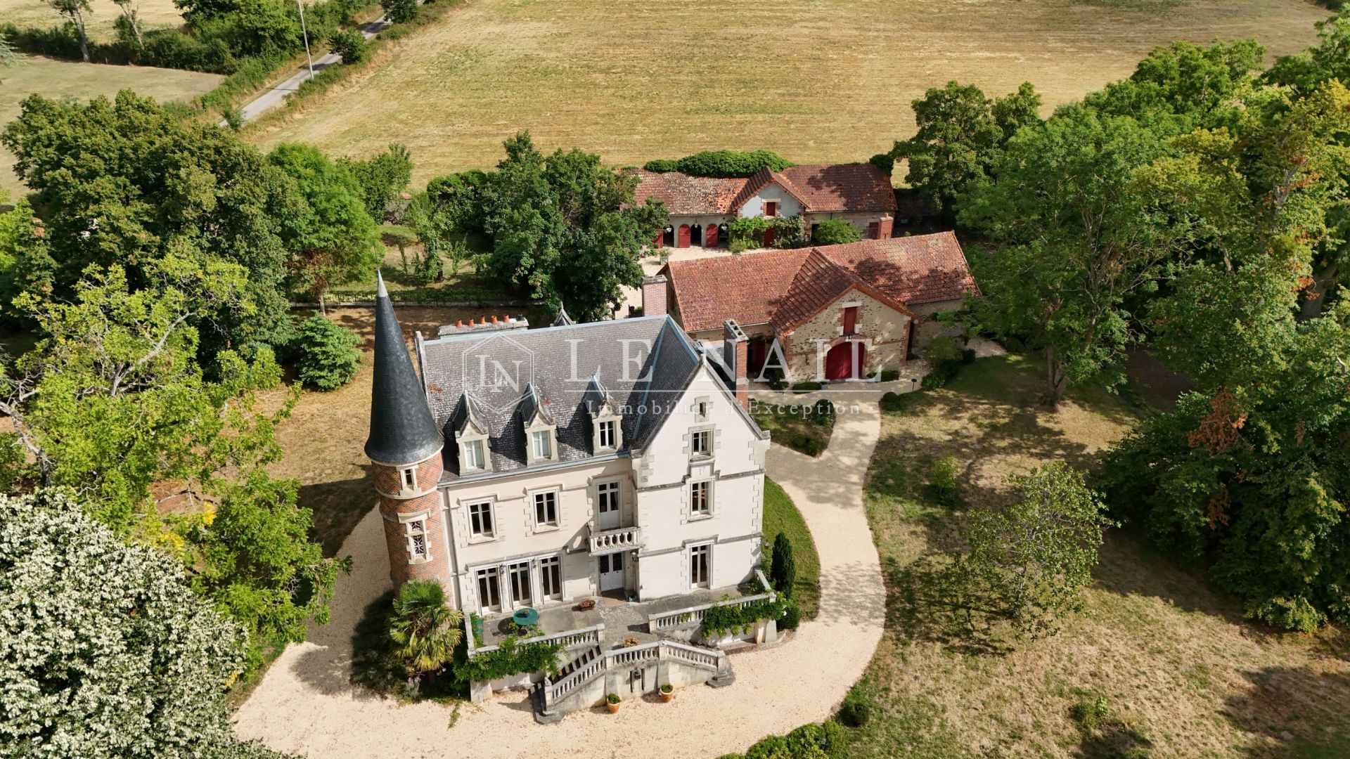 château 10 pièces en vente à VICHY (03200)