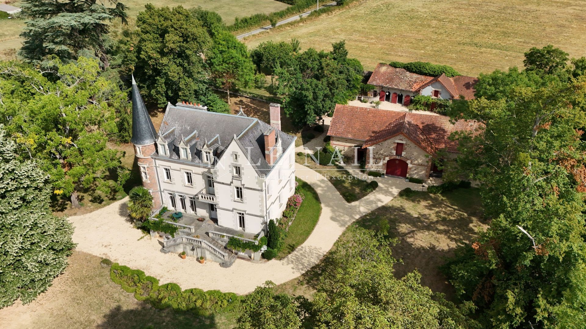 château 10 pièces en vente à VICHY (03200)