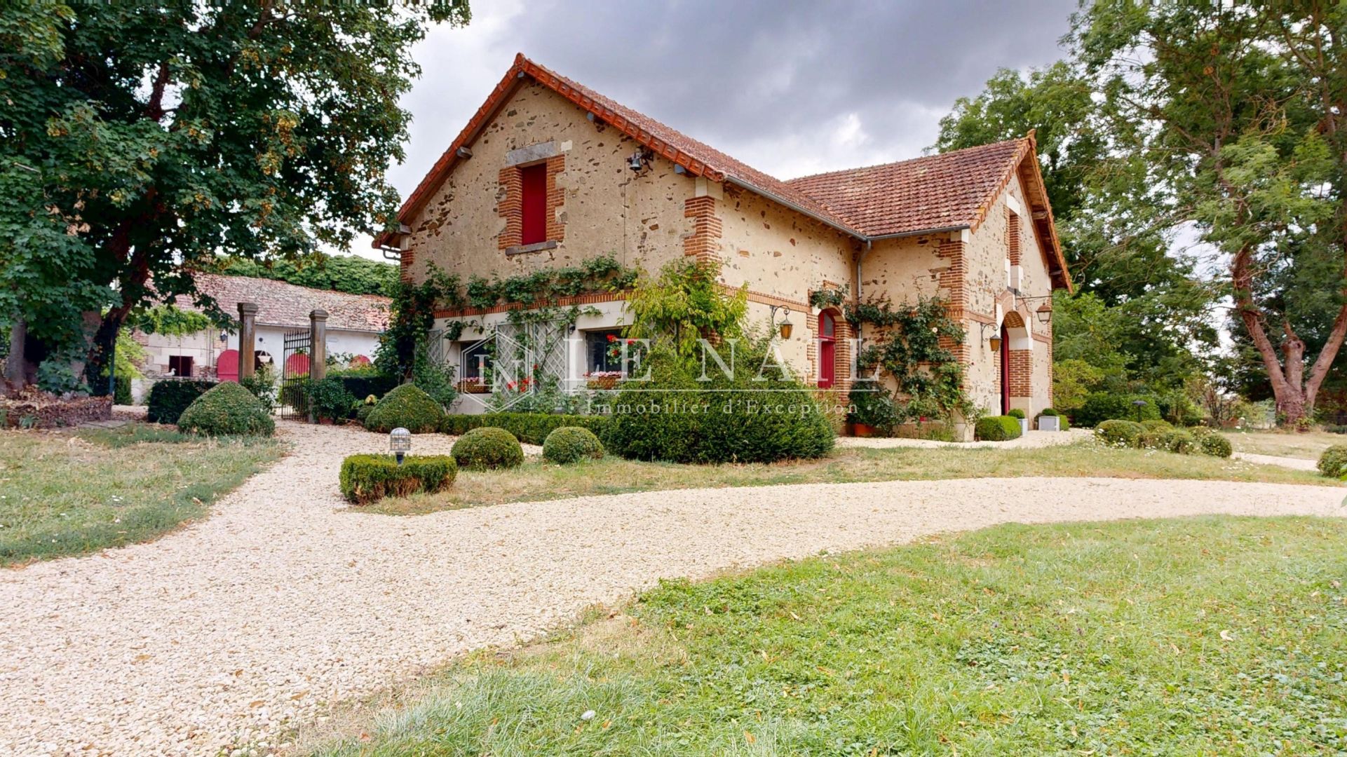château 10 pièces en vente à VICHY (03200)