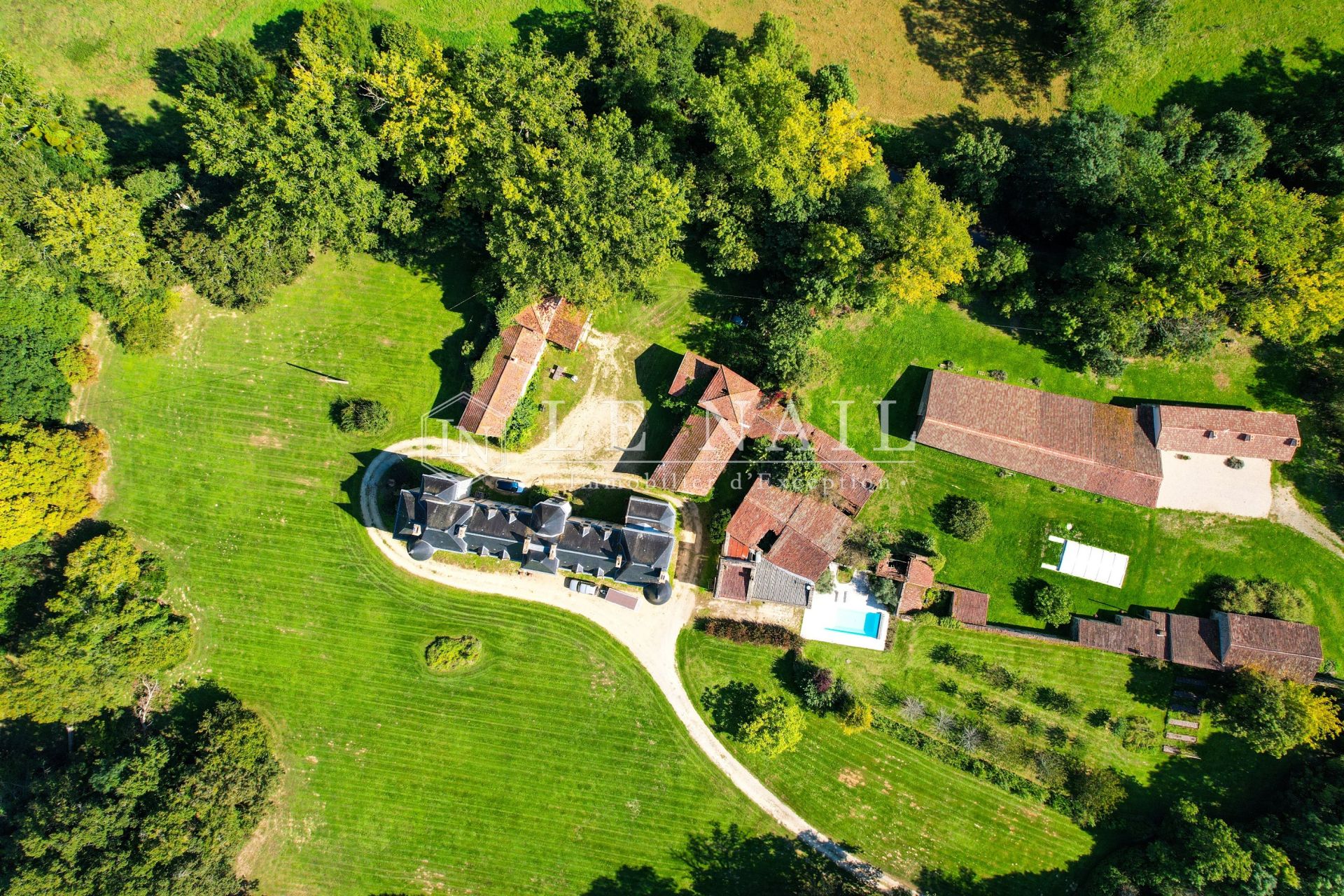château 13 pièces en vente à FONTENAY LE COMTE (85200)