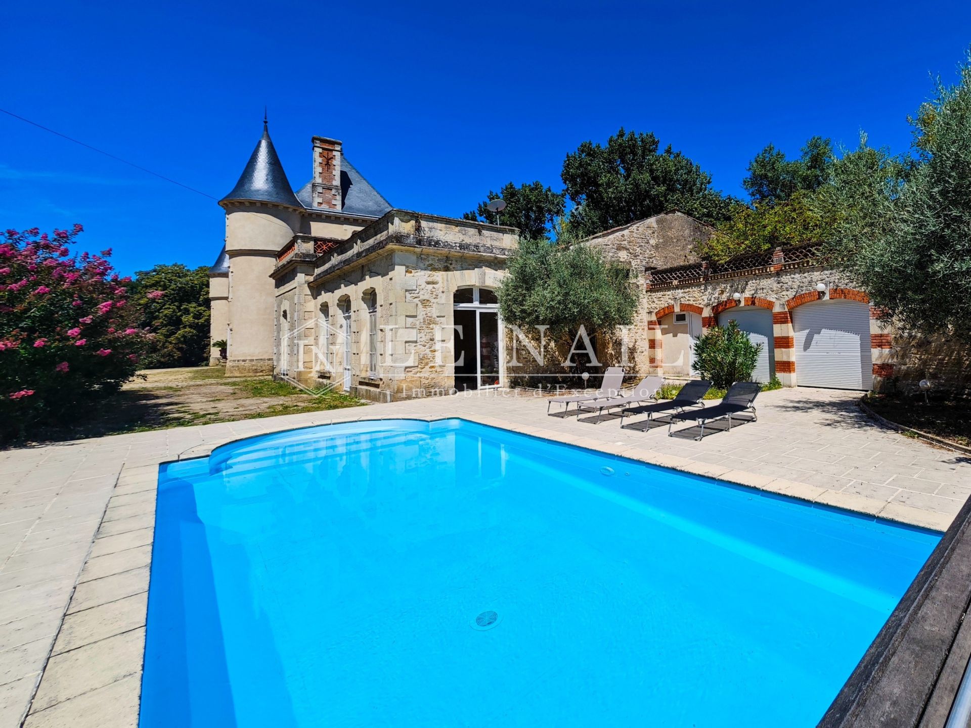 château 13 pièces en vente à FONTENAY LE COMTE (85200)