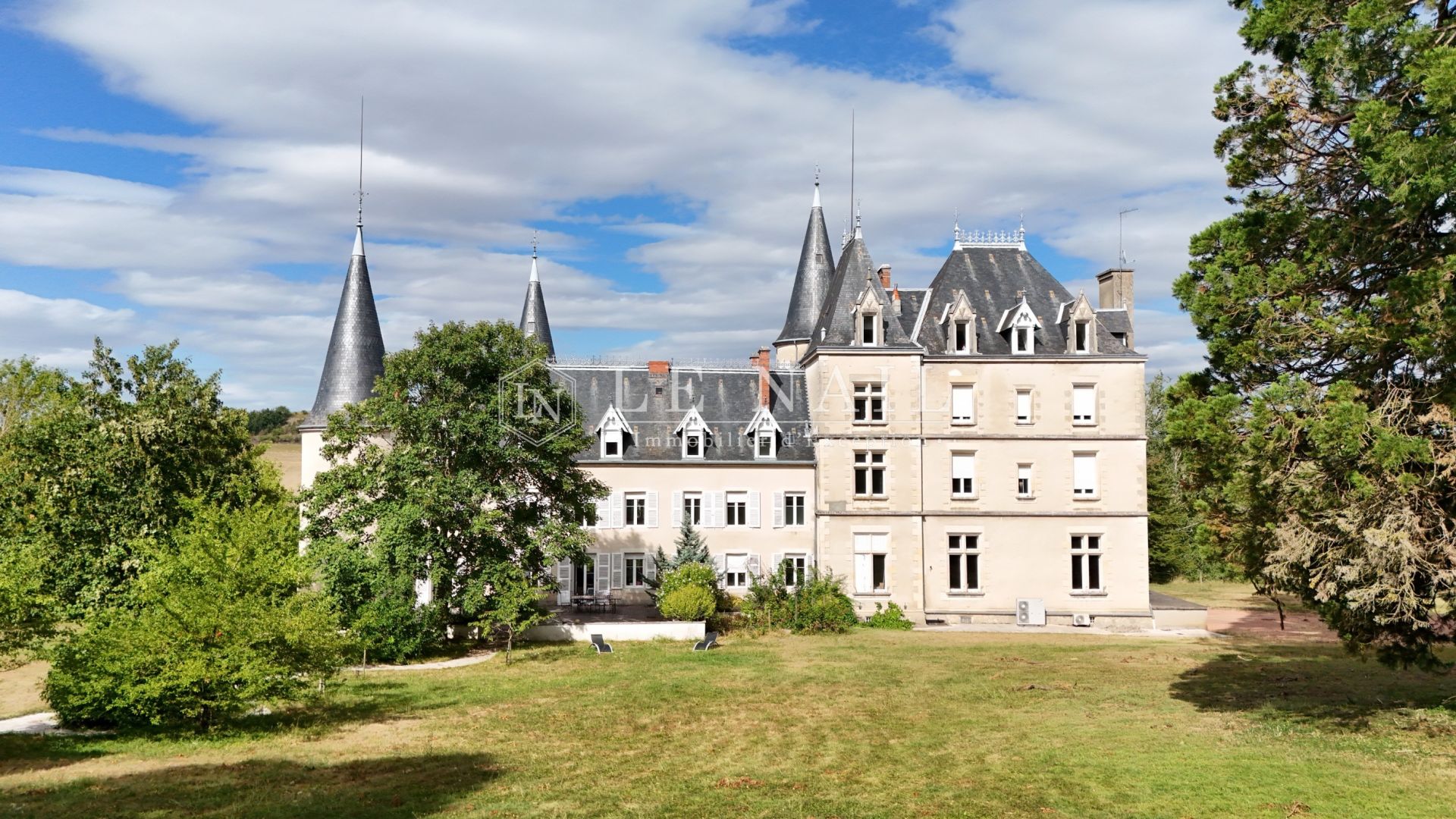 château 25 pièces en vente à VICHY (03200)