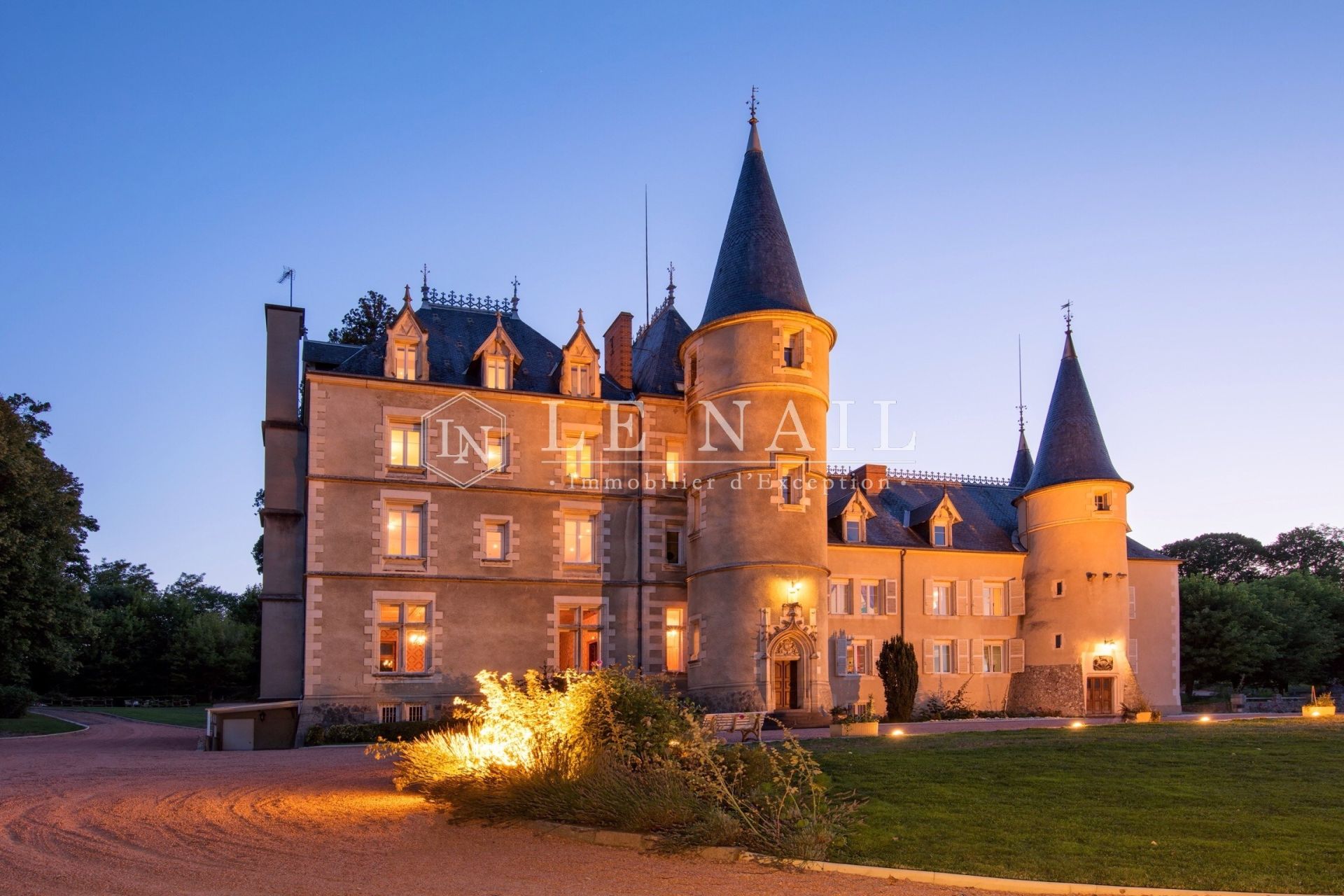 château 25 pièces en vente à VICHY (03200)