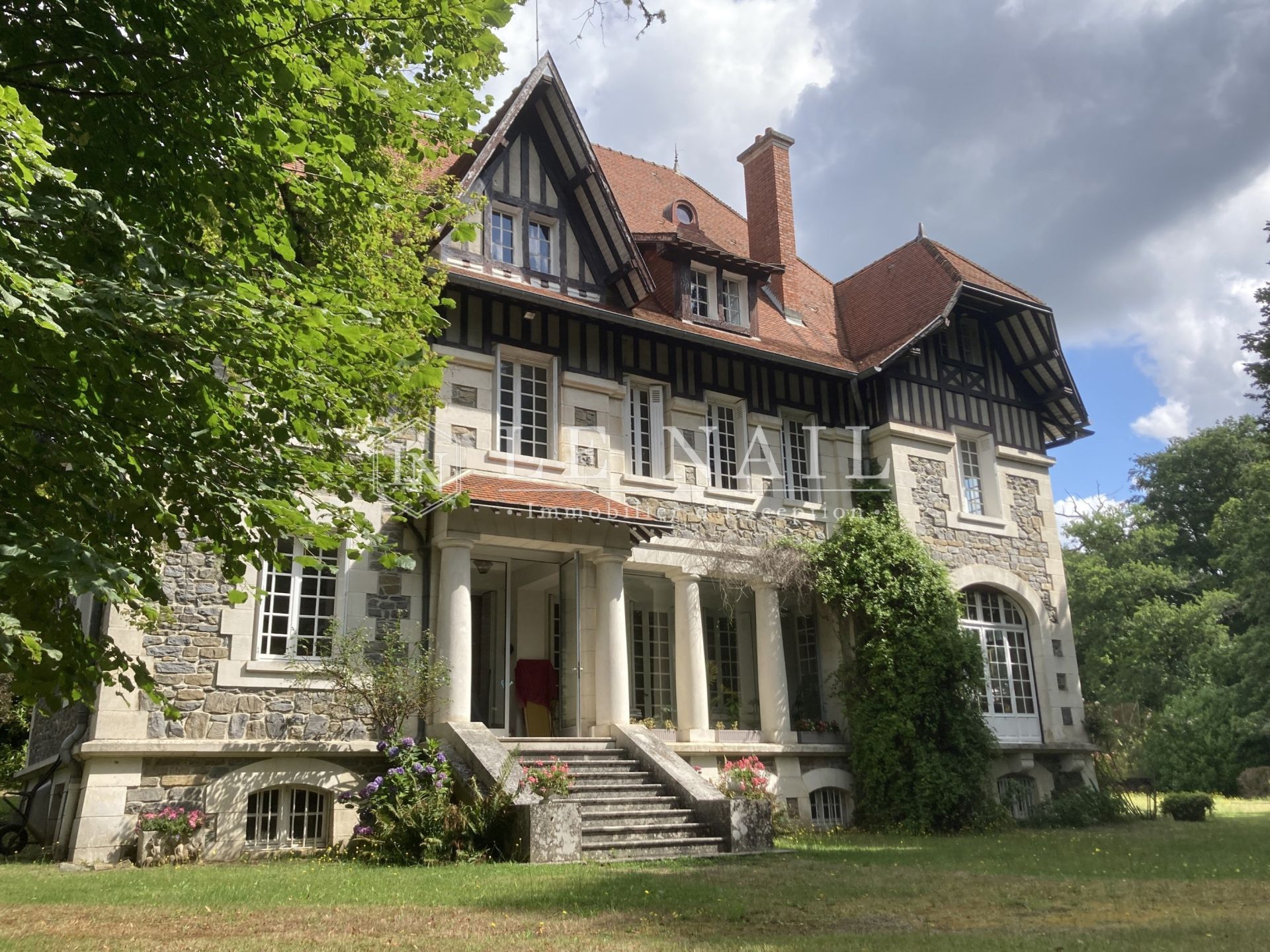 manoir 13 pièces en vente à CUSSAC (87150)