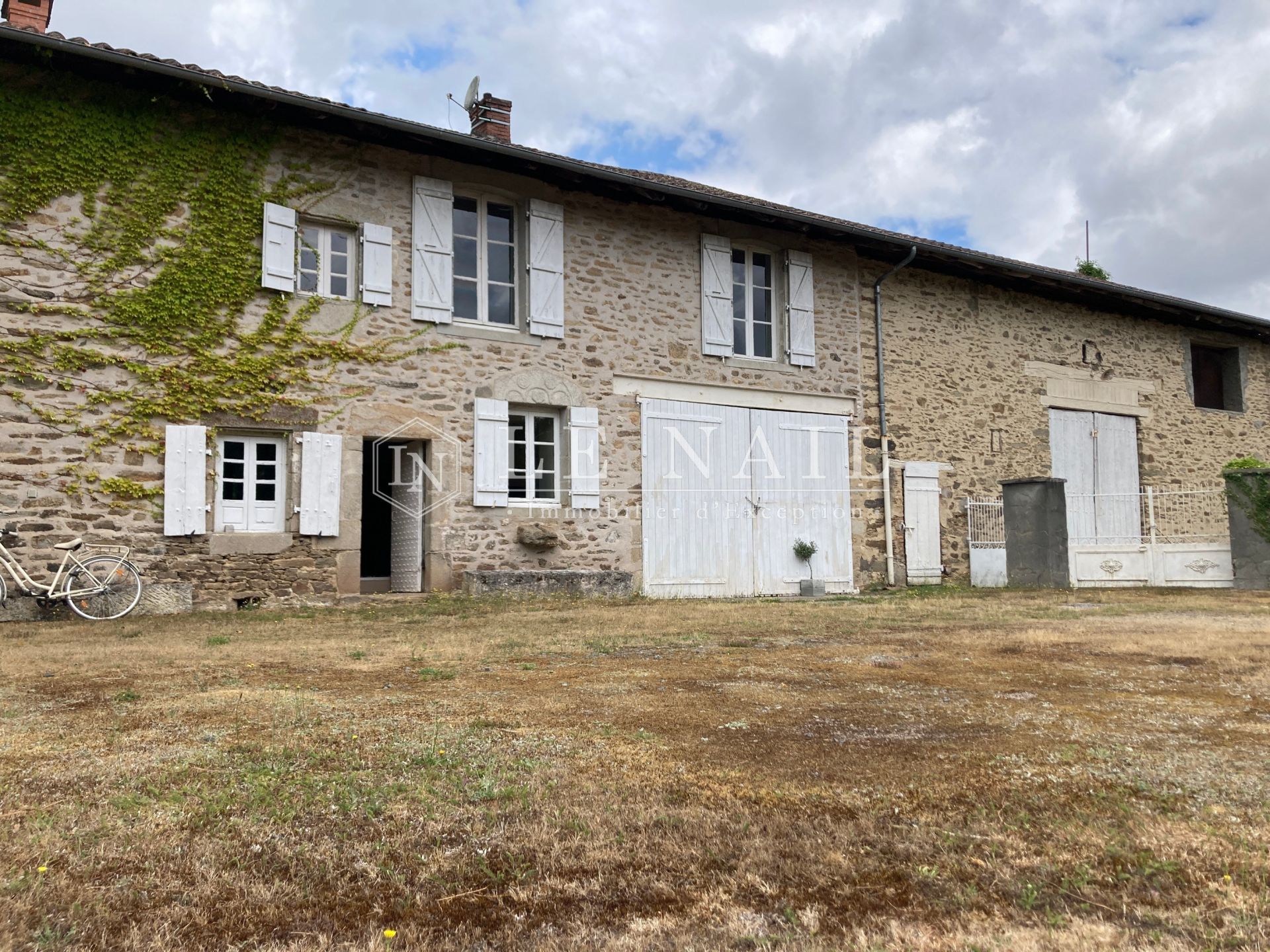 manoir 13 pièces en vente à CUSSAC (87150)