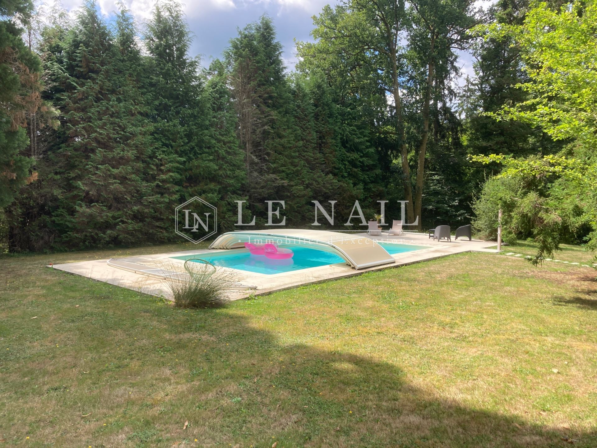 manoir 13 pièces en vente à CUSSAC (87150)