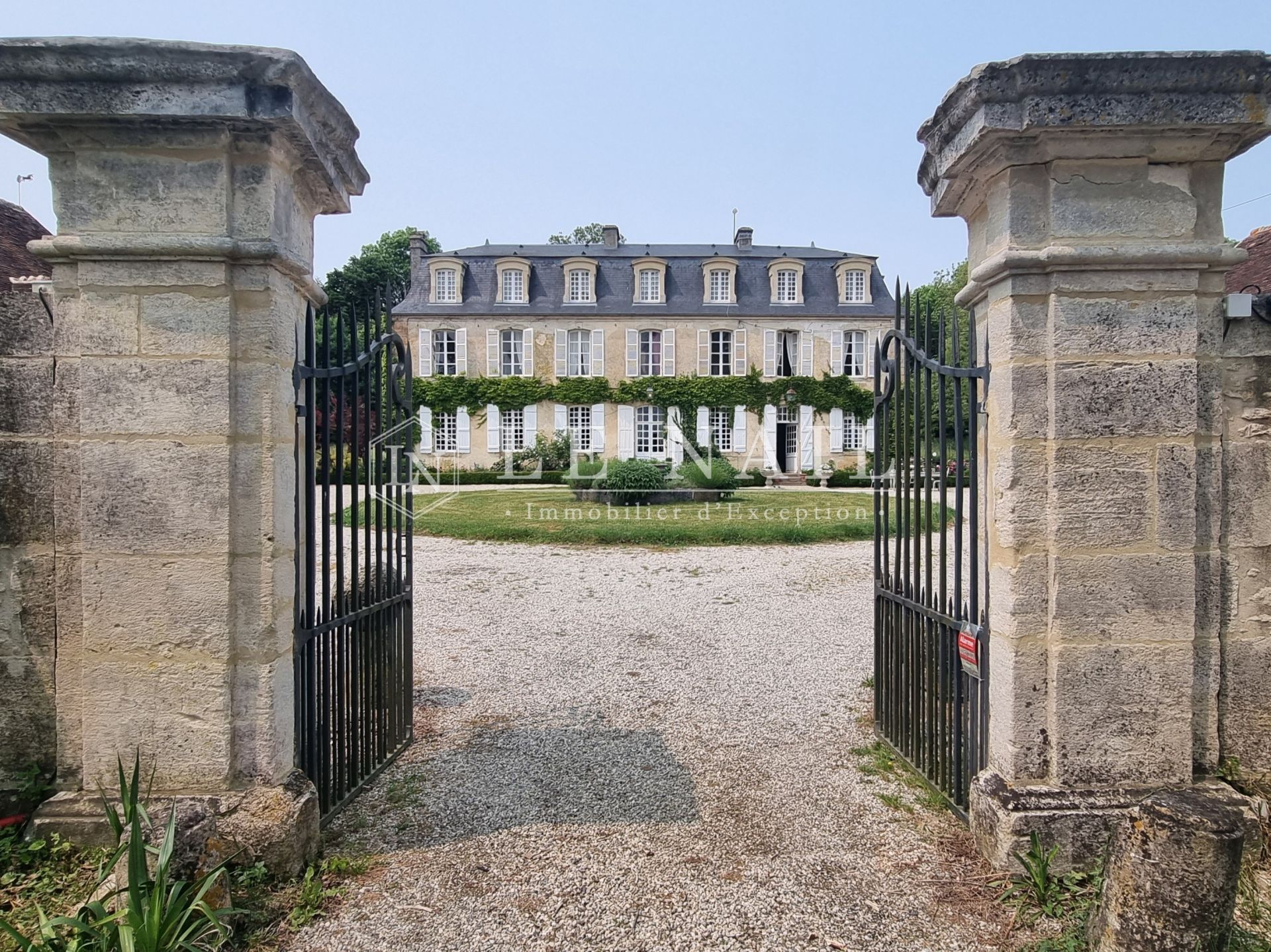 castle 18 rooms for sale on SEES (61500) - See details