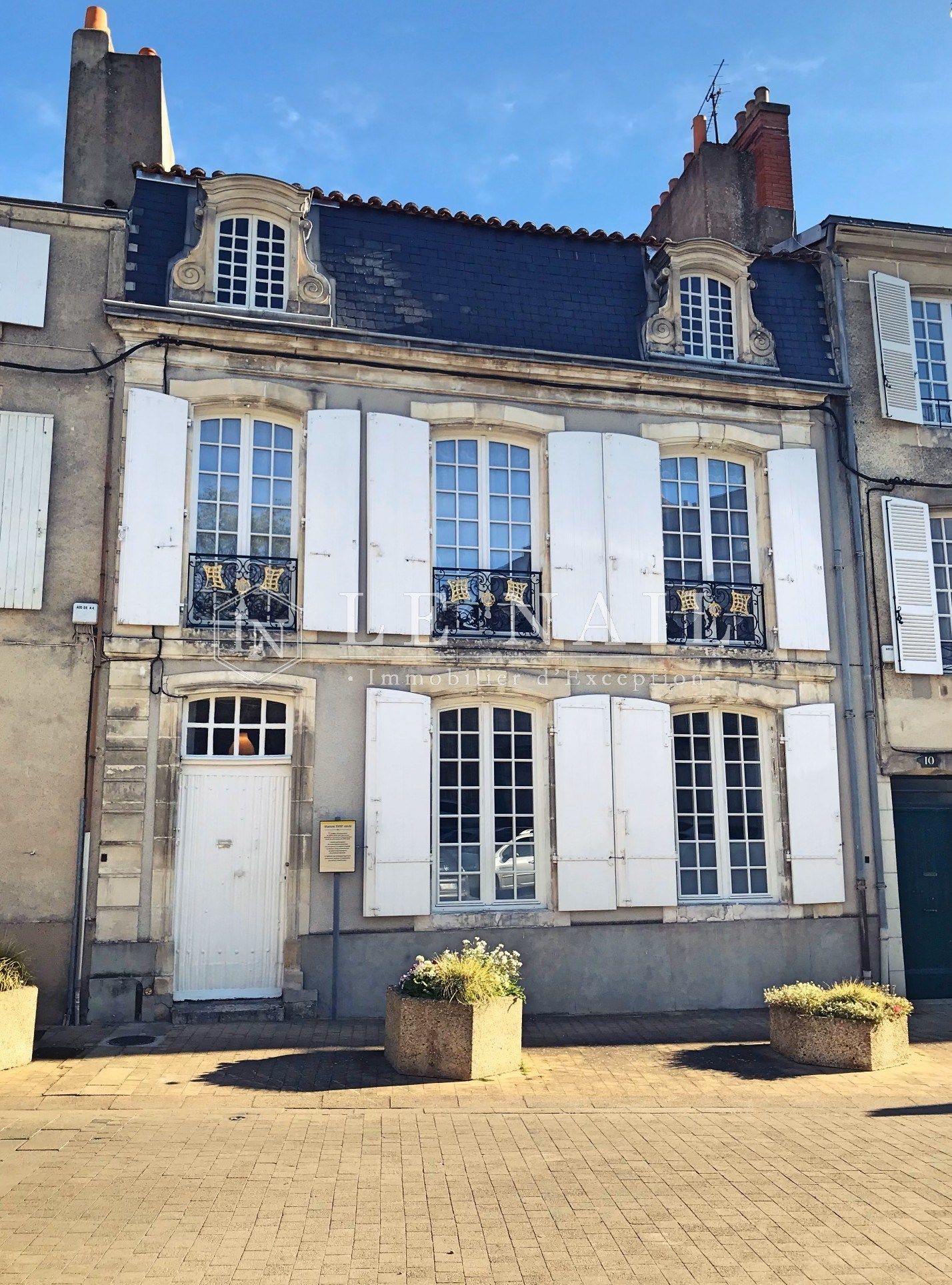 maison de ville 8 pièces en vente à POITIERS (86000)
