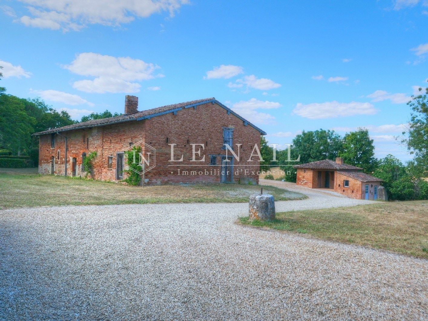 property 20 rooms for sale on TOULOUSE (31300)