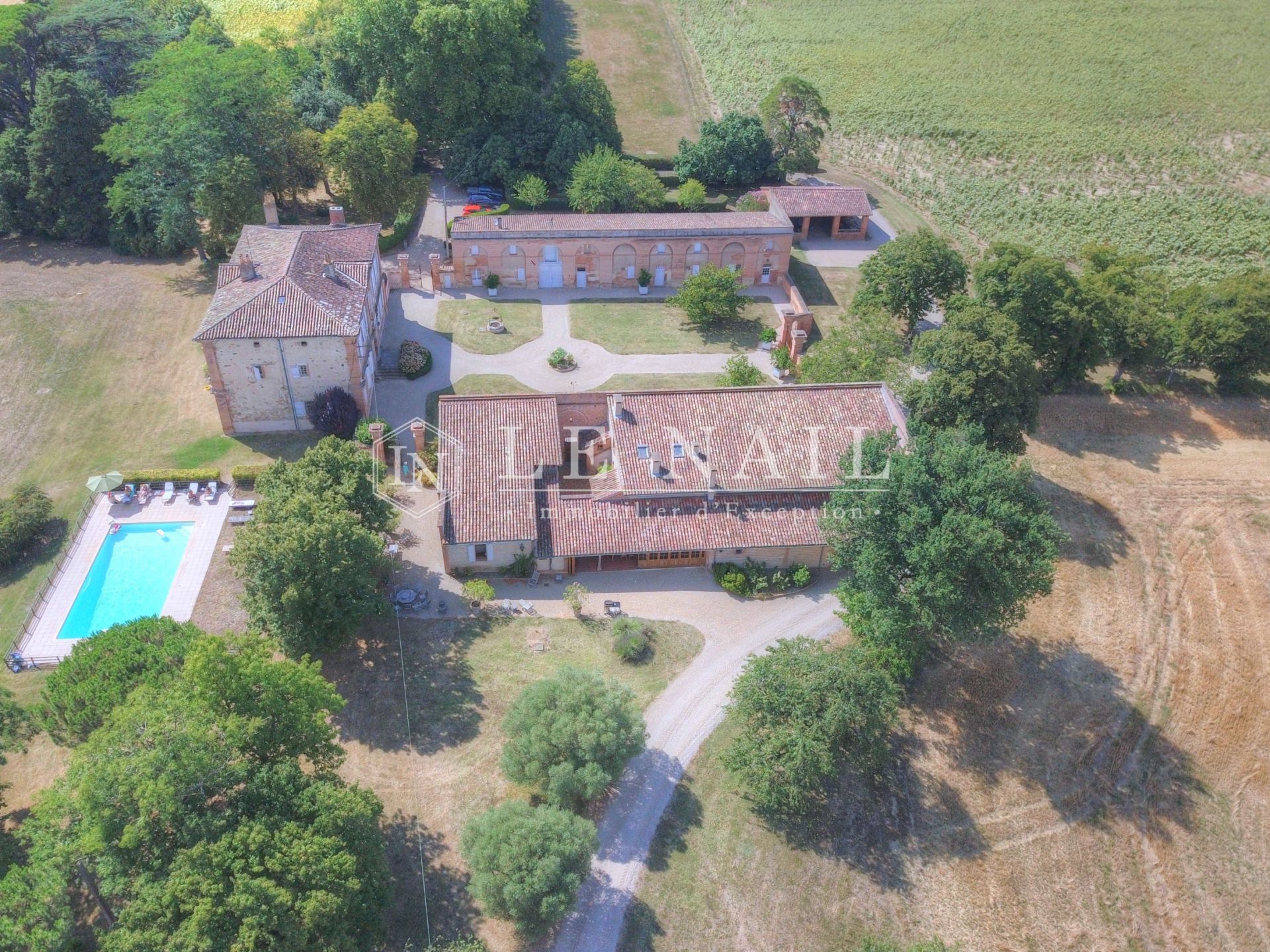 property 20 rooms for sale on TOULOUSE (31300)