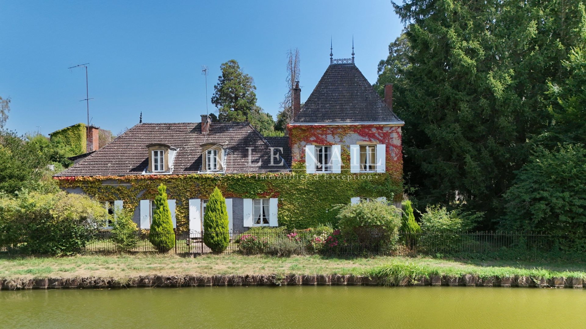 maison 13 pièces en vente à PARAY LE MONIAL (71600) maison 13 pièces en vente à PARAY LE MONIAL (71600)