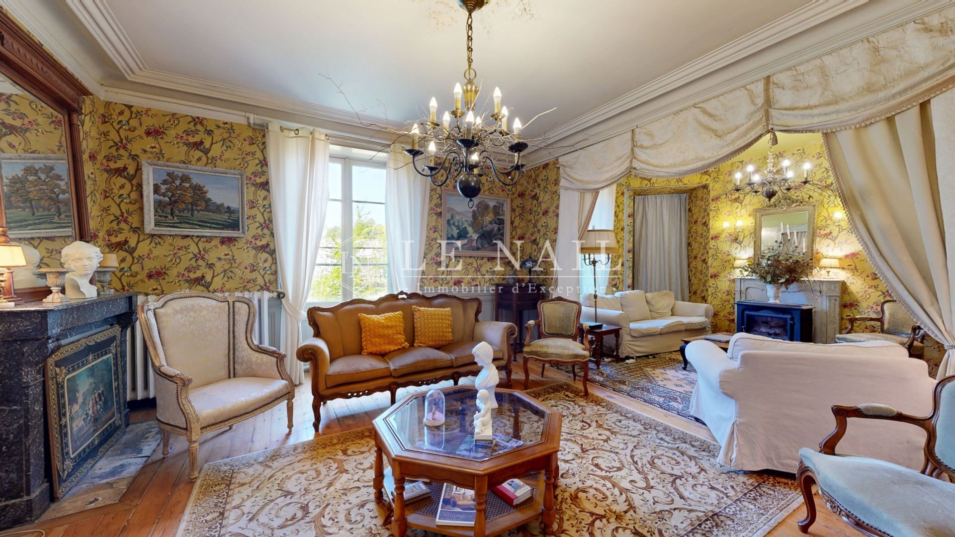 maison 13 pièces en vente à PARAY LE MONIAL (71600)