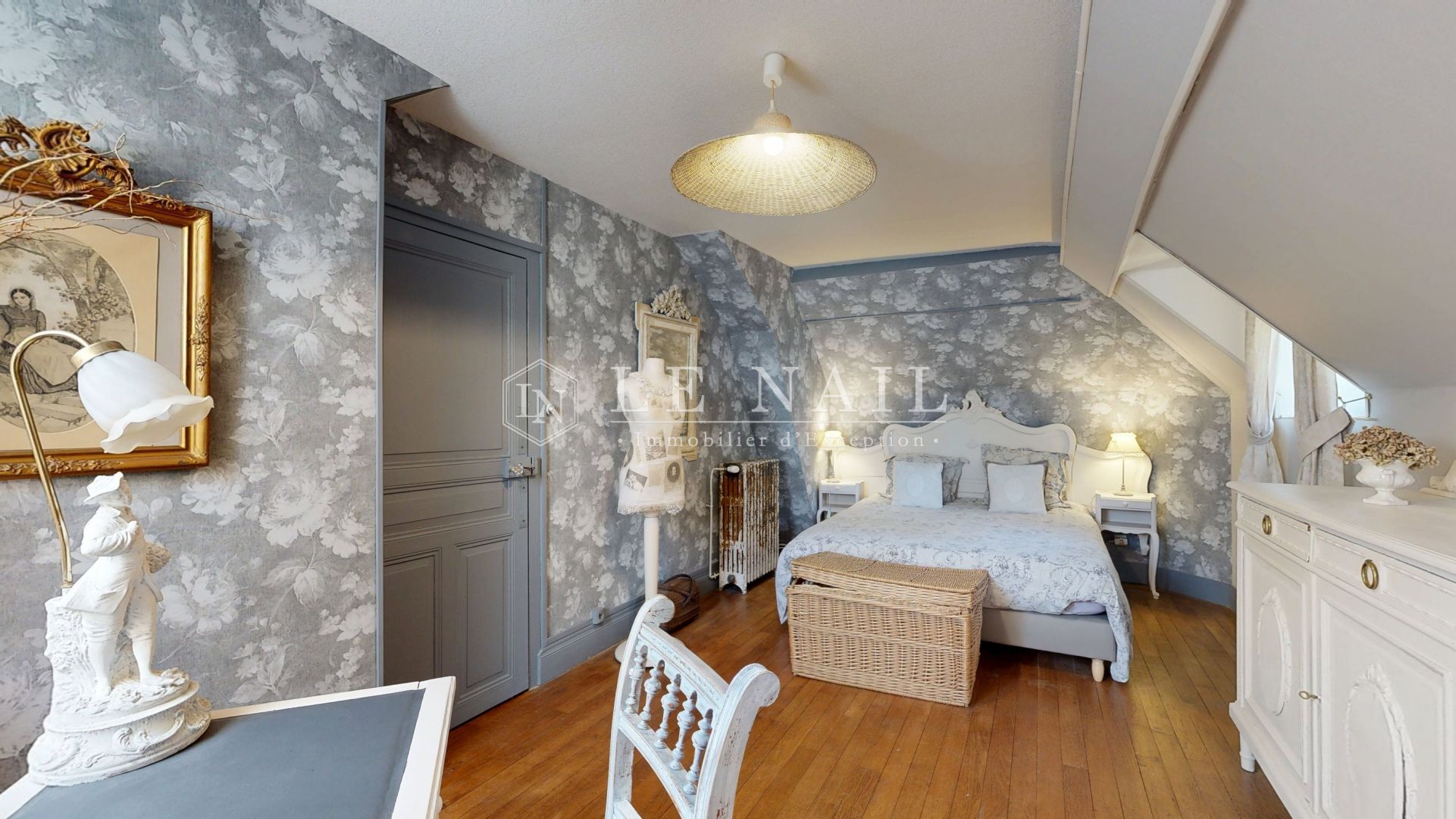 maison 13 pièces en vente à PARAY LE MONIAL (71600)