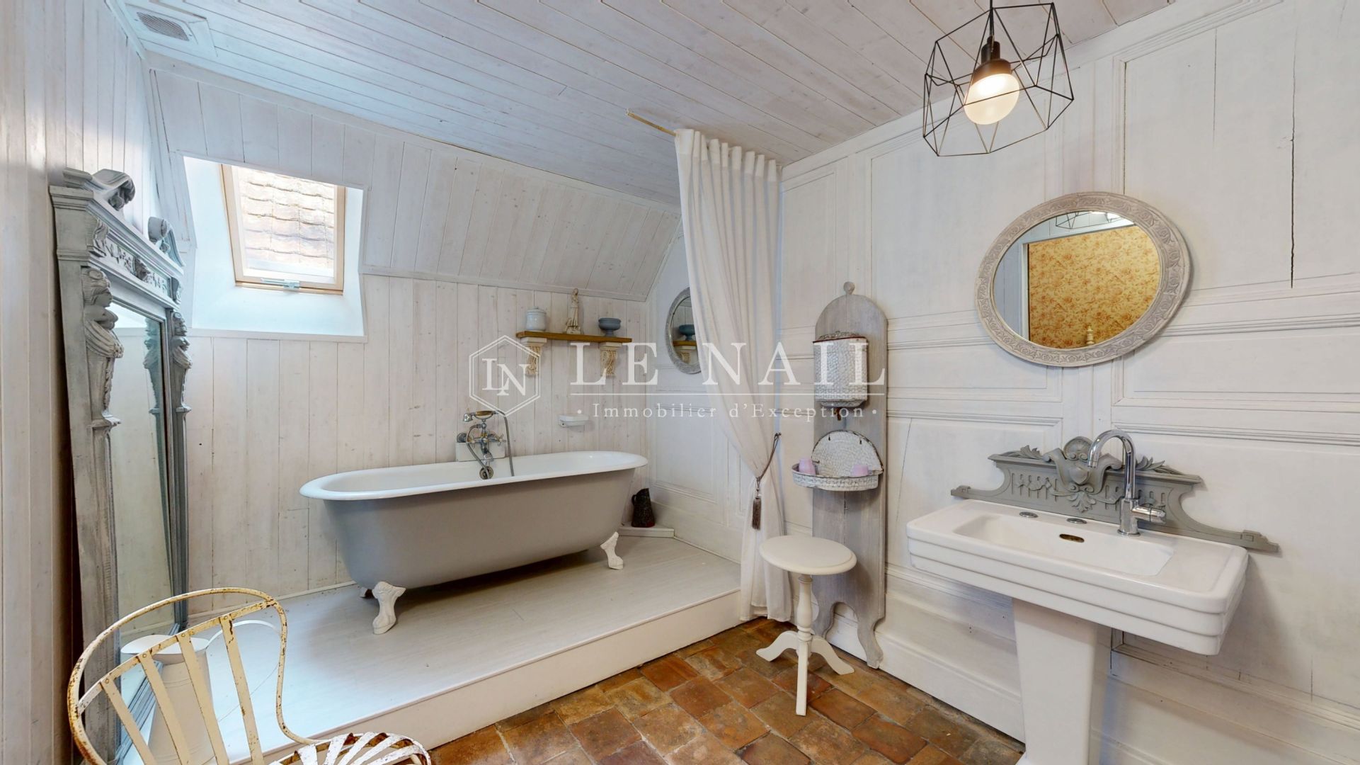 maison 13 pièces en vente à PARAY LE MONIAL (71600)