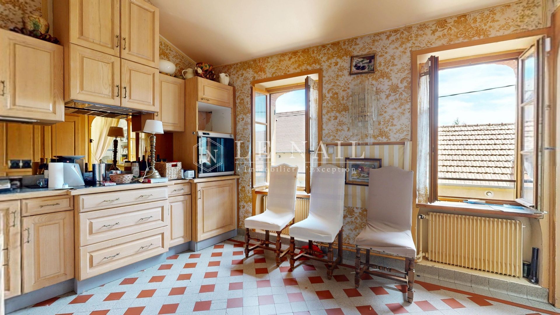 house 13 rooms for sale on CHAROLLES (71120)