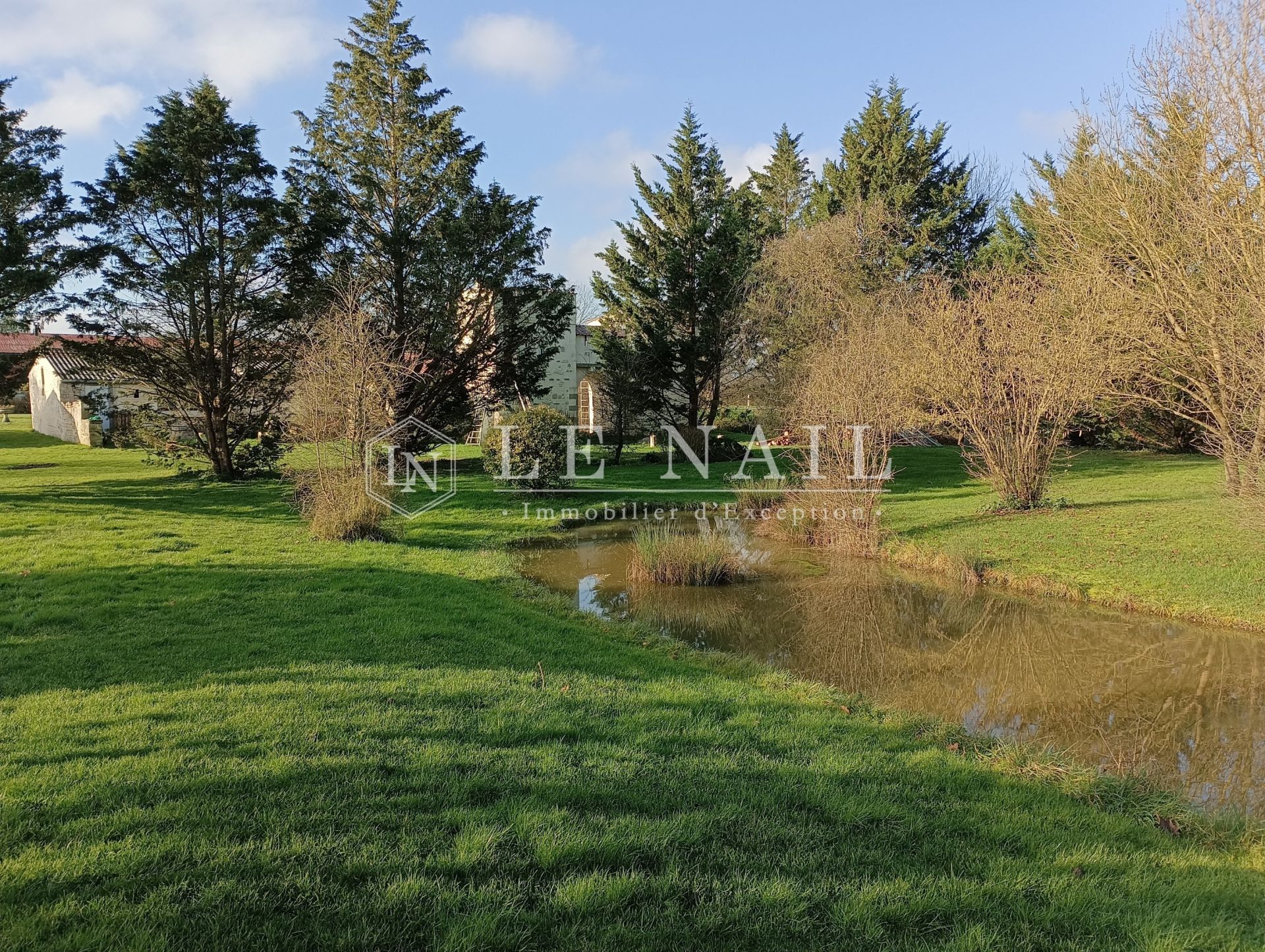 property 6 rooms for sale on LA ROCHELLE (17000)