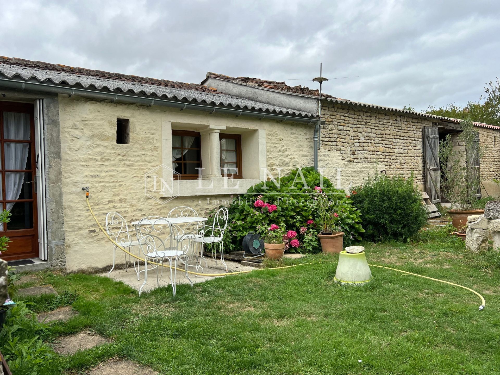 property 6 rooms for sale on LA ROCHELLE (17000)