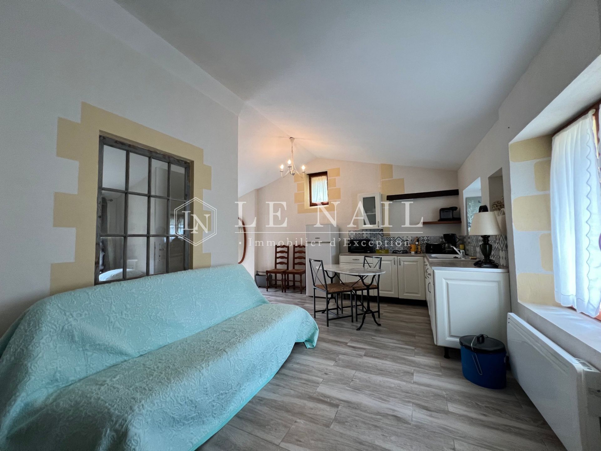 property 6 rooms for sale on LA ROCHELLE (17000)