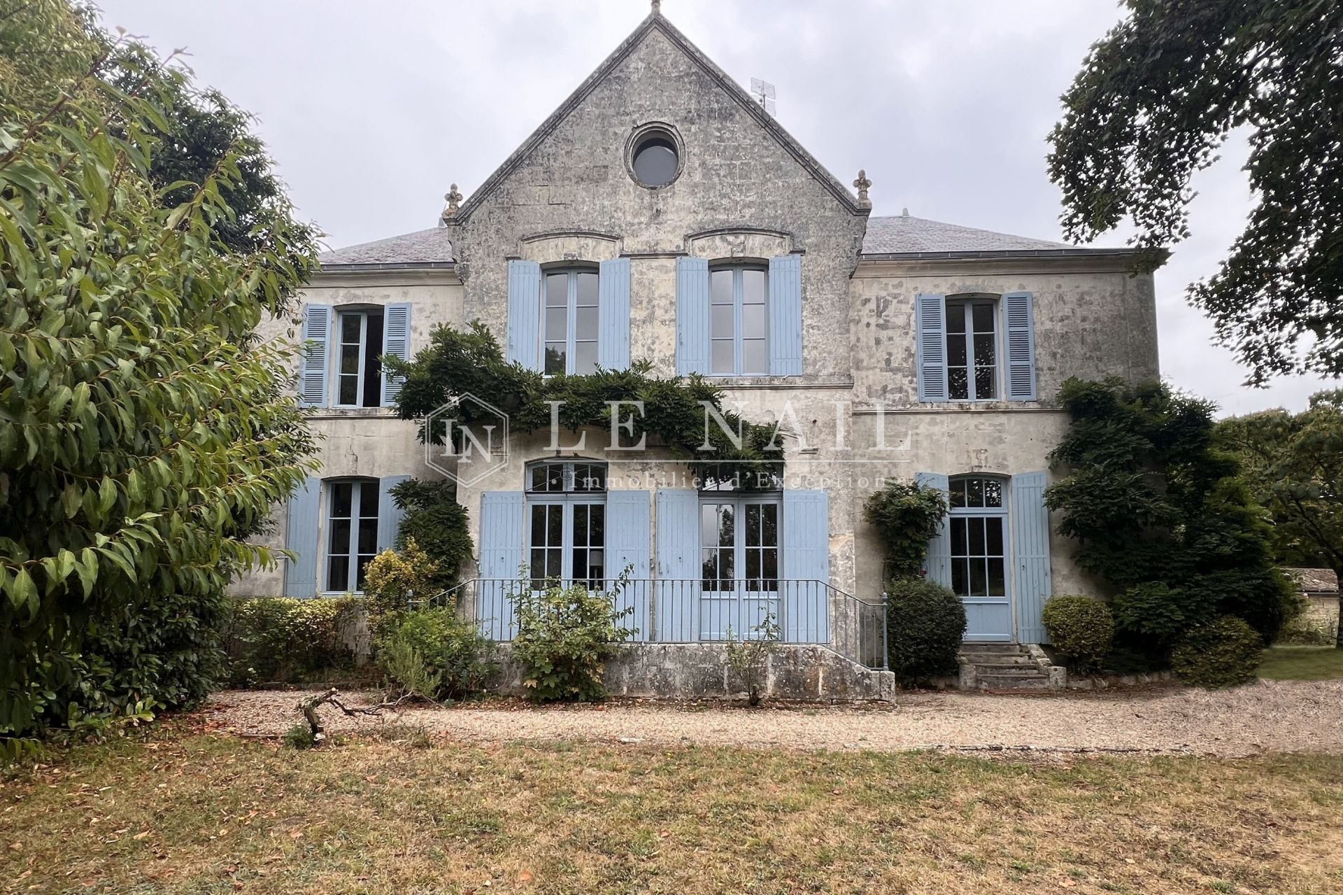 maison de maître 12 pièces en vente à SAINTES (17100)