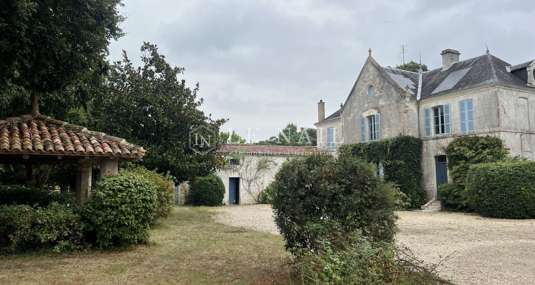 maison de maître 12 pièces en vente à SAINTES (17100)