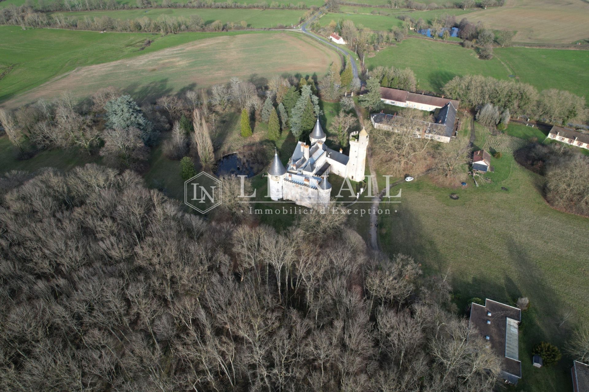 château 23 pièces en vente à SANCOINS (18600)