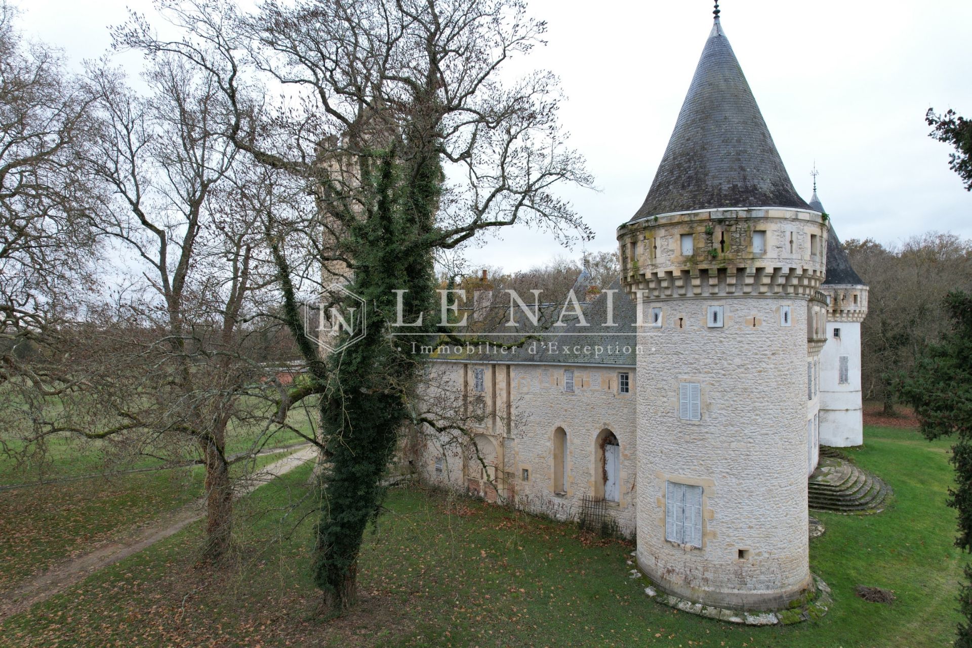 château 23 pièces en vente à SANCOINS (18600)