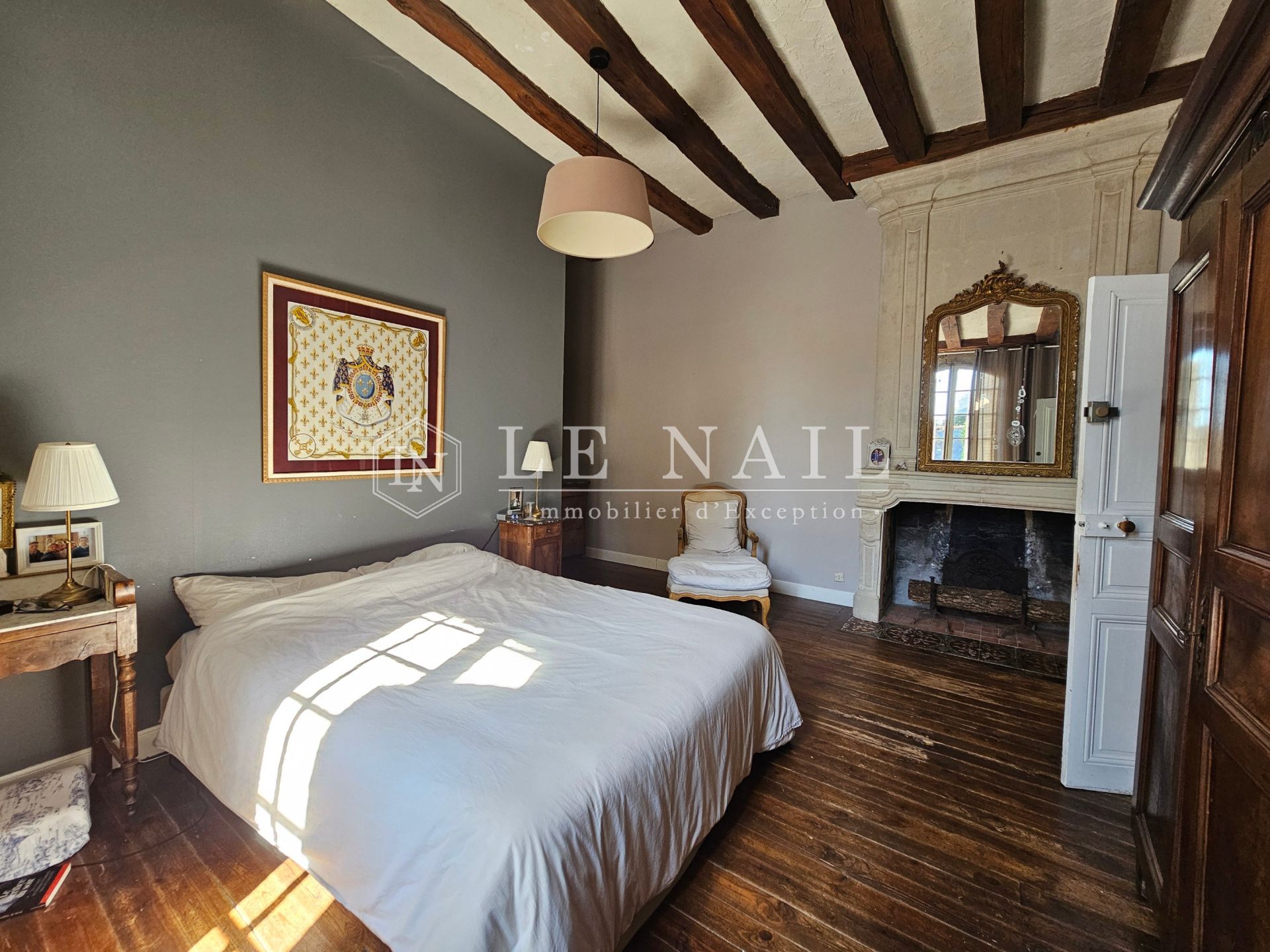 hôtel particulier 12 pièces en vente à MONTREUIL BELLAY (49260)