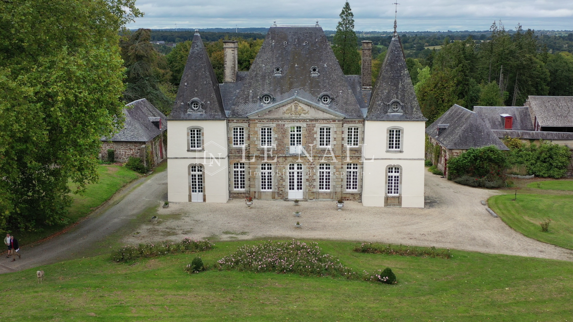 castle 11 rooms for sale on ST LO (50000)