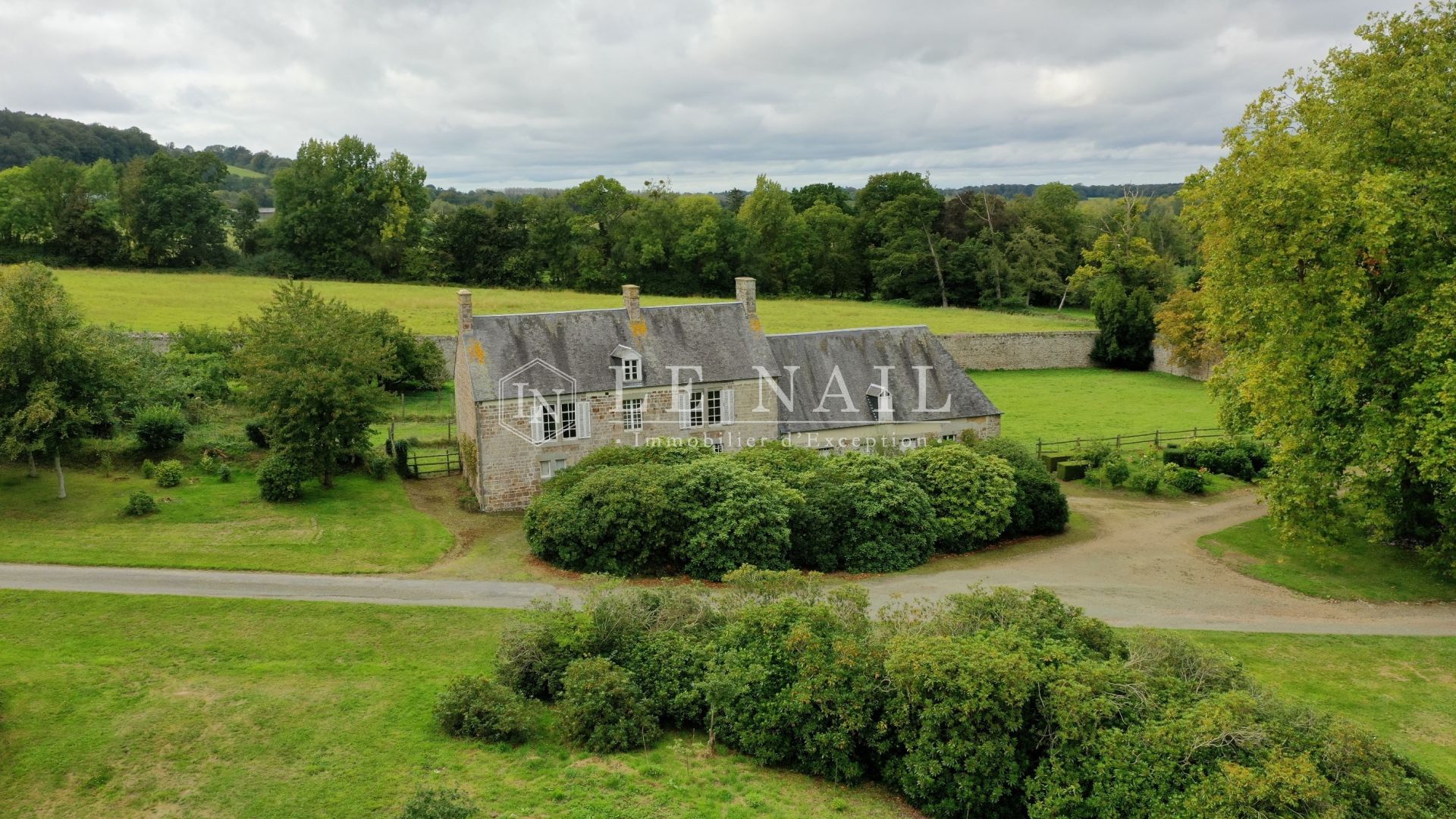 castle 11 rooms for sale on ST LO (50000)