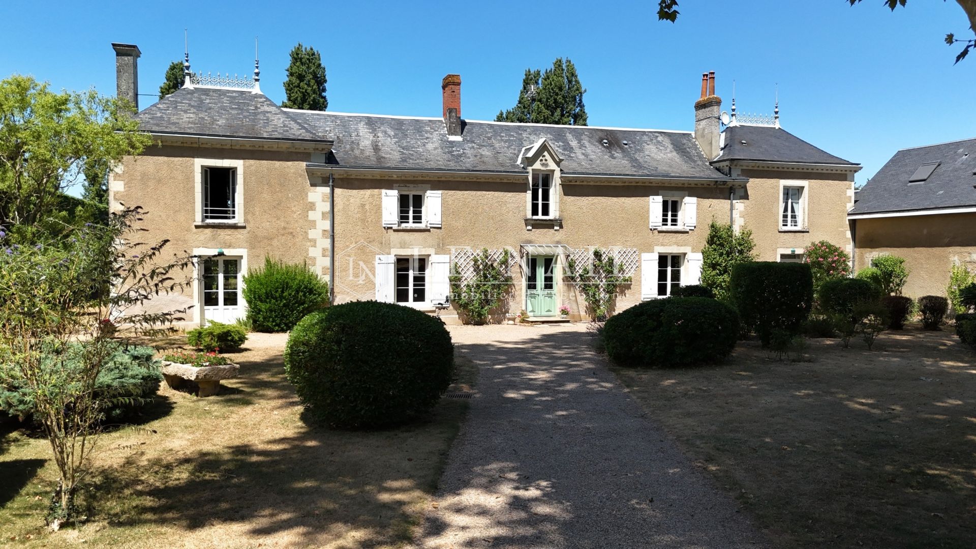maison 8 pièces en vente à CHATELLERAULT (86100)