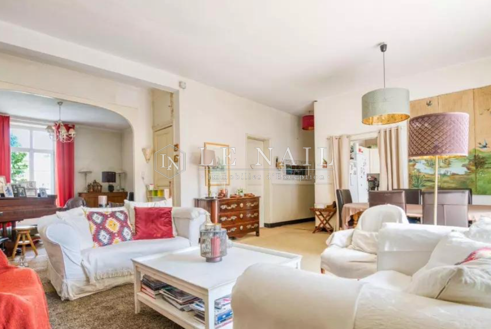 townhouse 9 rooms for sale on NANTES (44000)