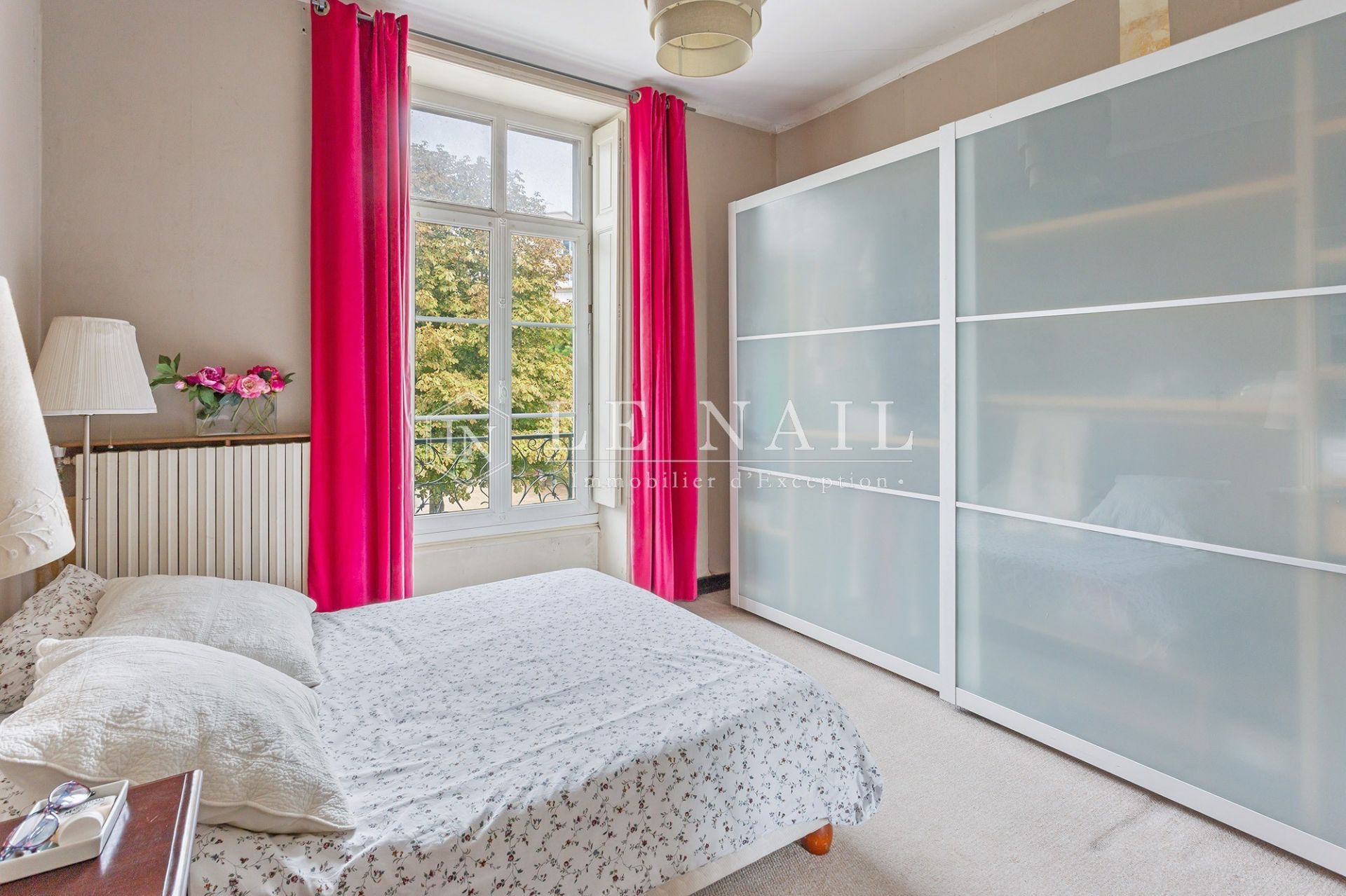 townhouse 9 rooms for sale on NANTES (44000)