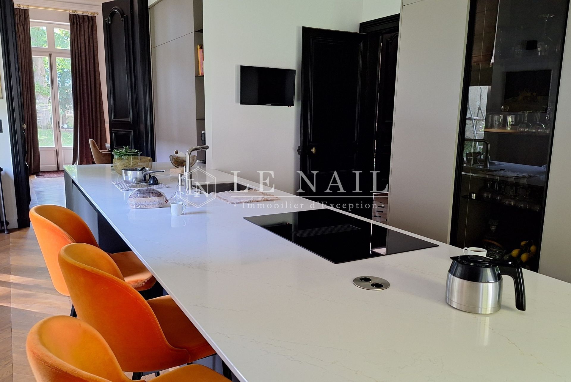 mansion (hôtel particulier) 10 rooms for sale on SENS (89100)