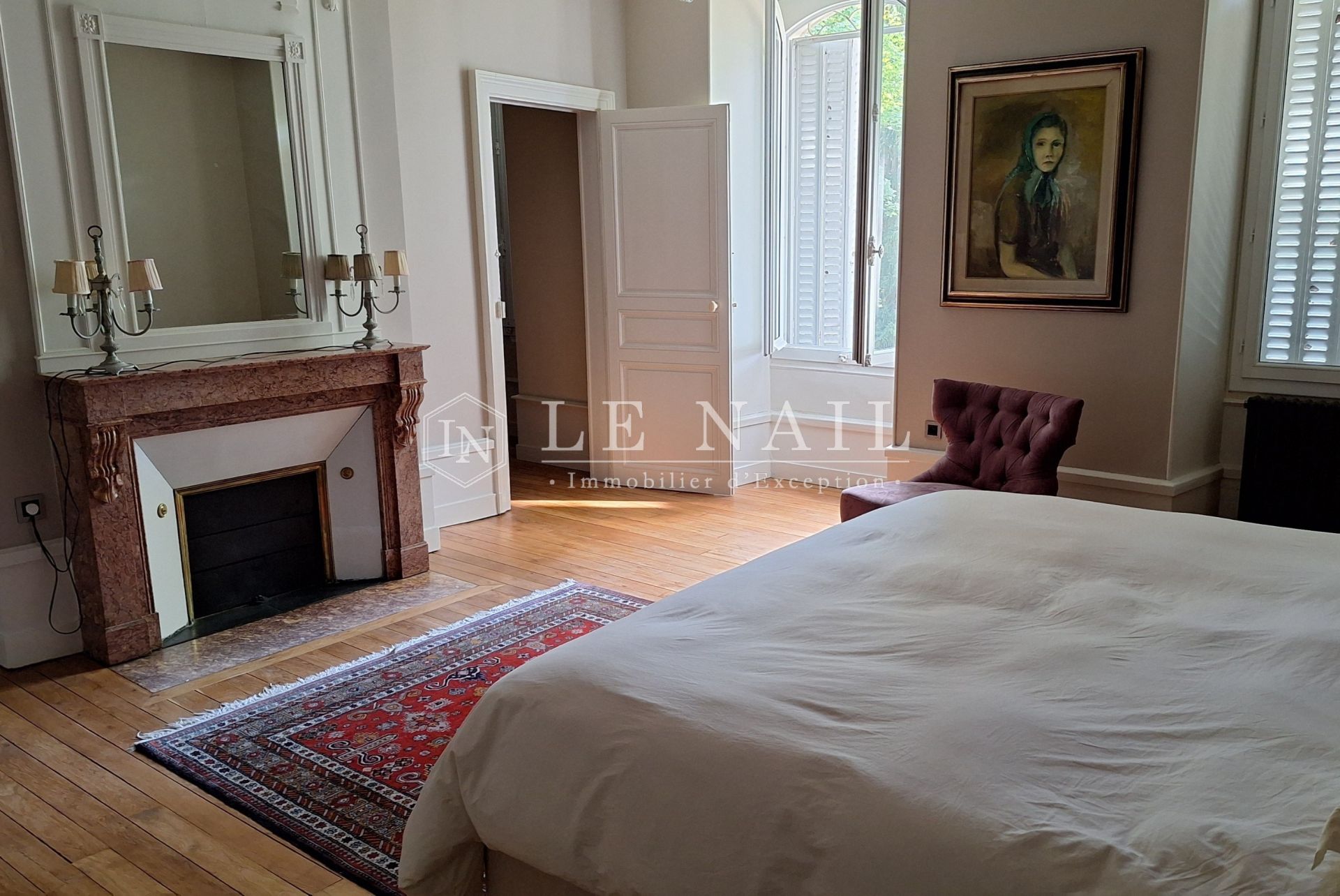 mansion (hôtel particulier) 10 rooms for sale on SENS (89100)