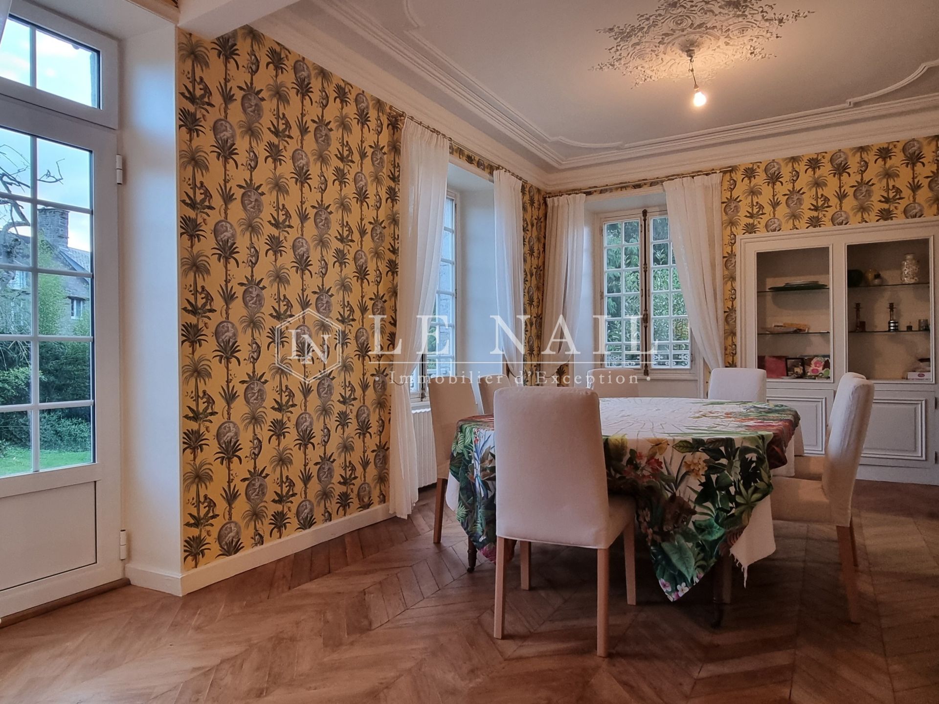 mansion 9 rooms for sale on FLERS (61100)