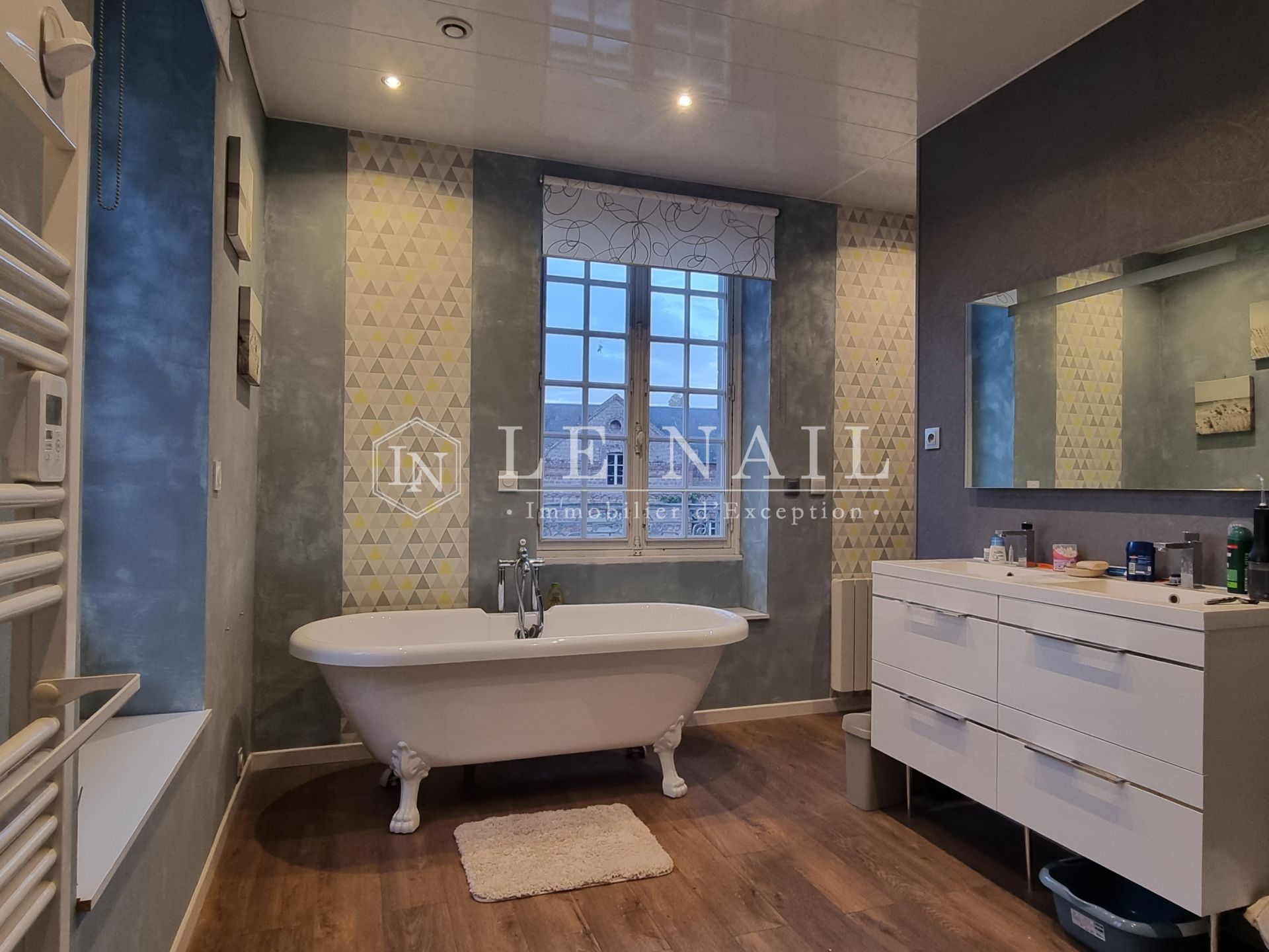 mansion 9 rooms for sale on FLERS (61100)