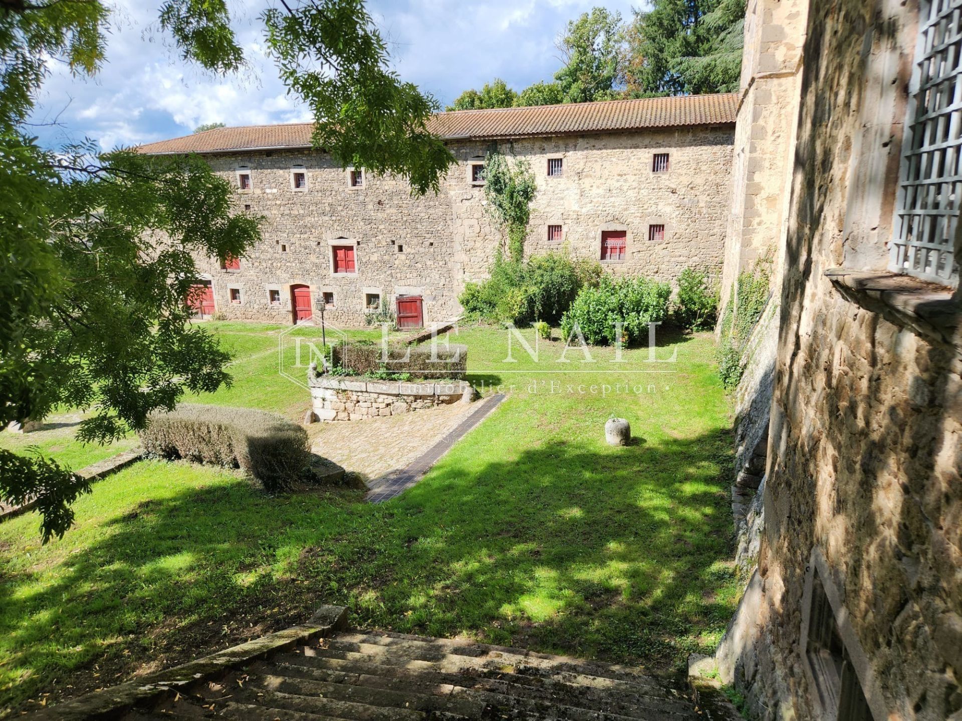 château 20 pièces en vente à ST ETIENNE (42000)
