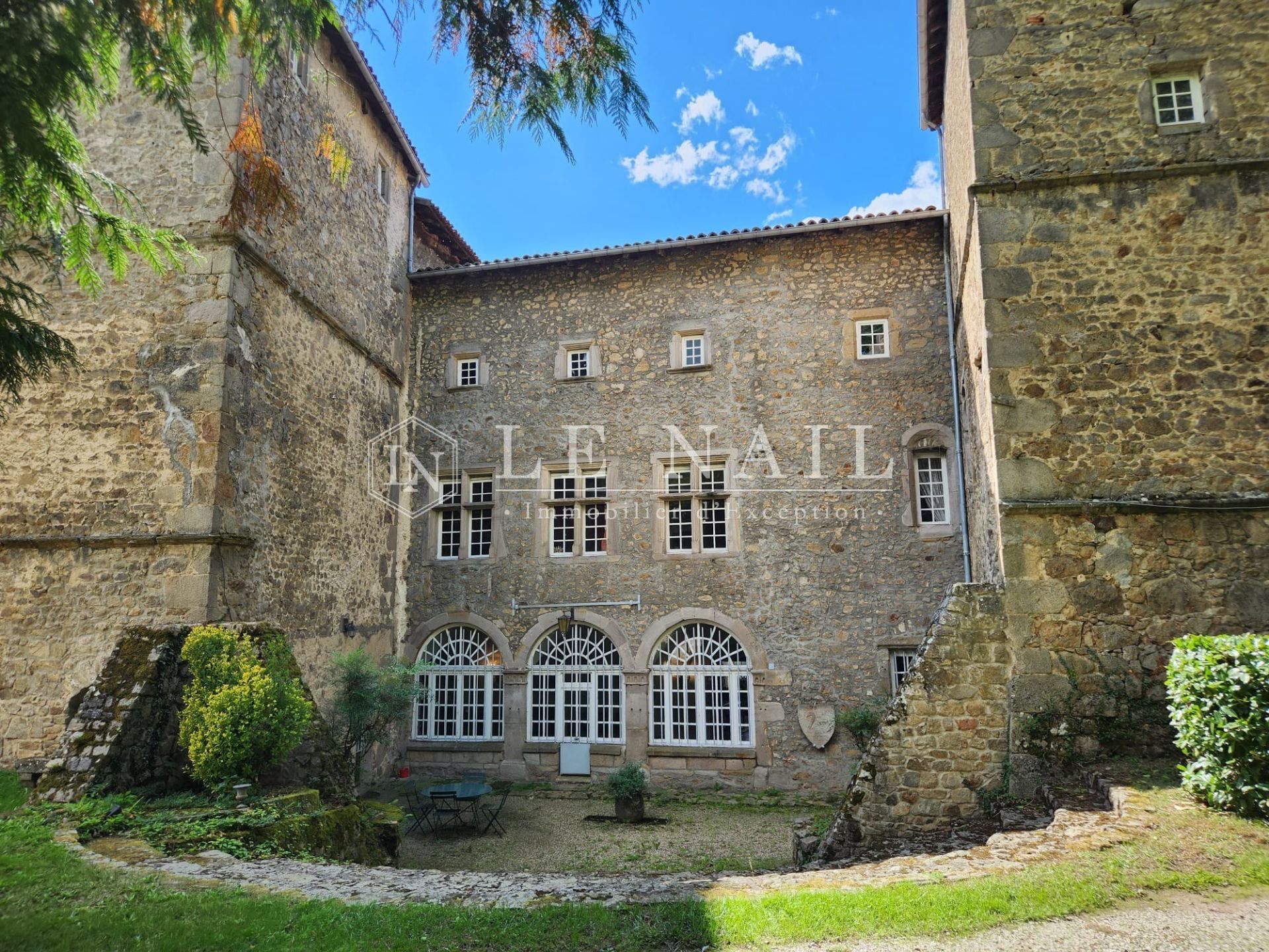 château 20 pièces en vente à ST ETIENNE (42000)