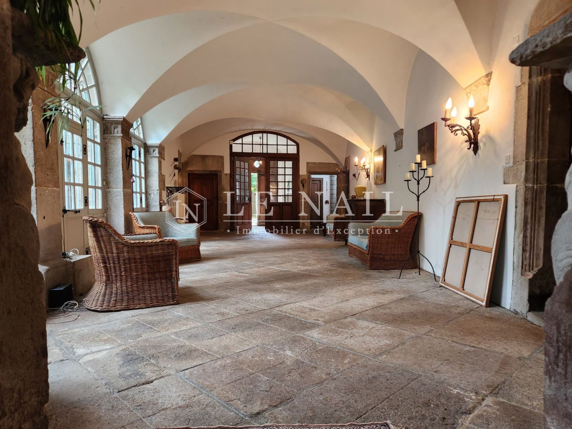 château 20 pièces en vente à ST ETIENNE (42000)