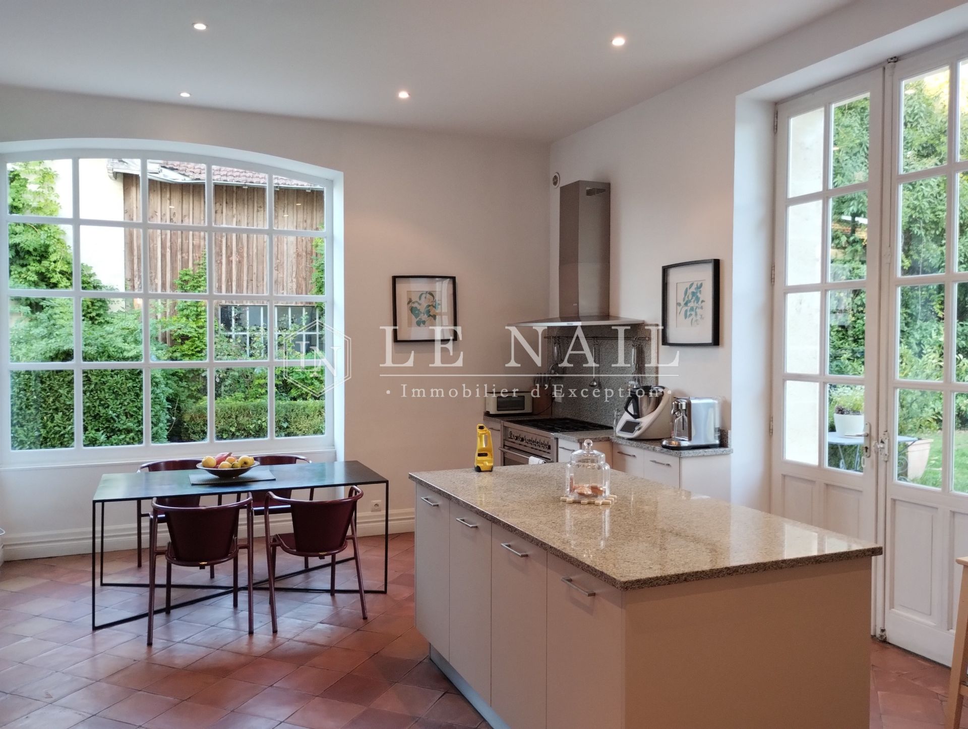 maison de maître 13 pièces en vente à BORDEAUX (33000)